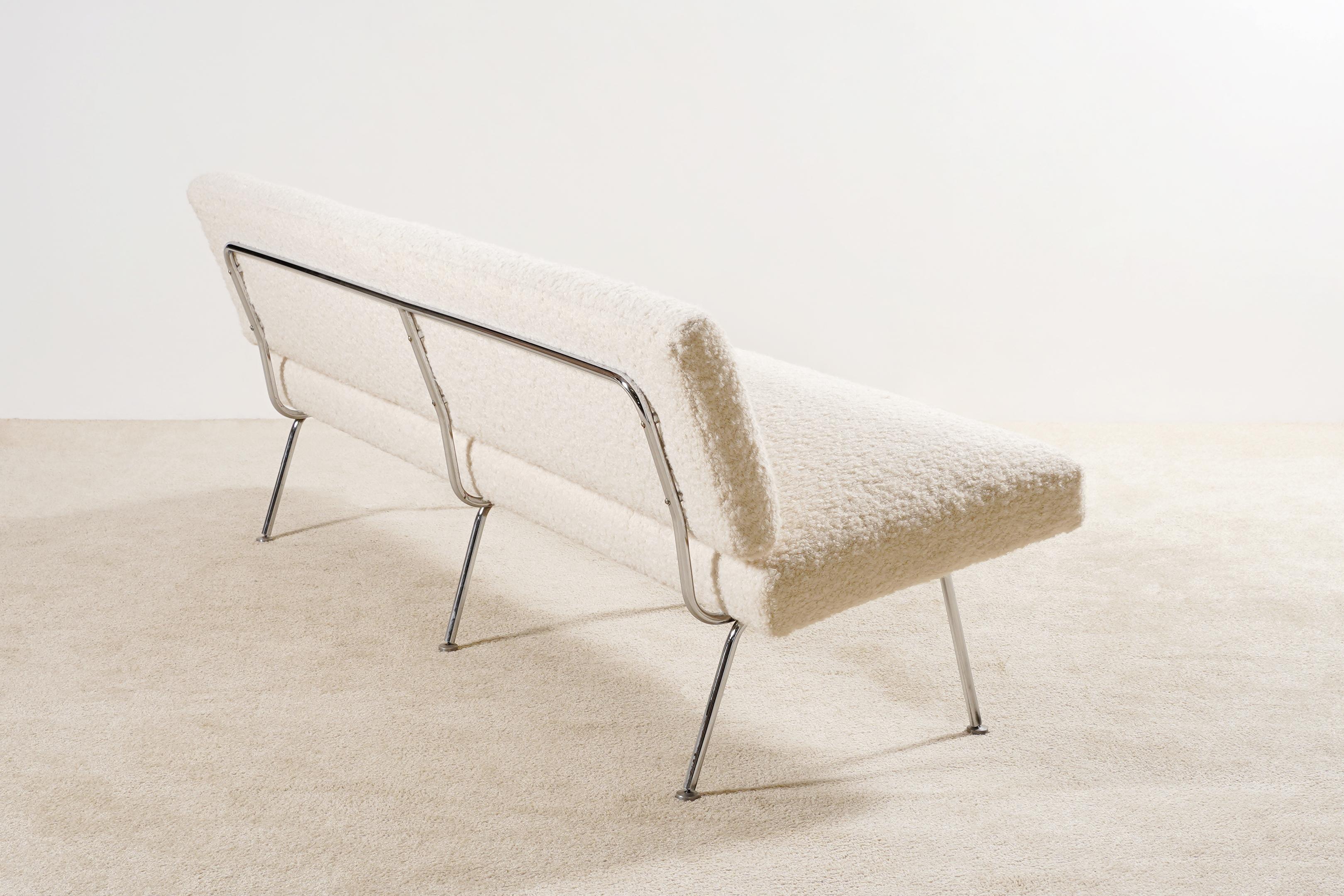 Florence Knoll, Sofa Model 33 for Knoll, circa 1960 In Excellent Condition In Paris, FR