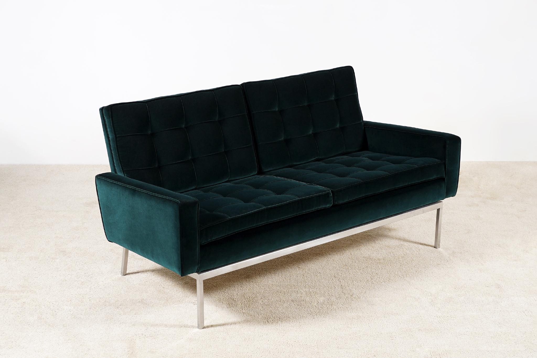 Mid-Century Modern Florence Knoll, Sofa Model 66A for Knoll, circa 1960 For Sale
