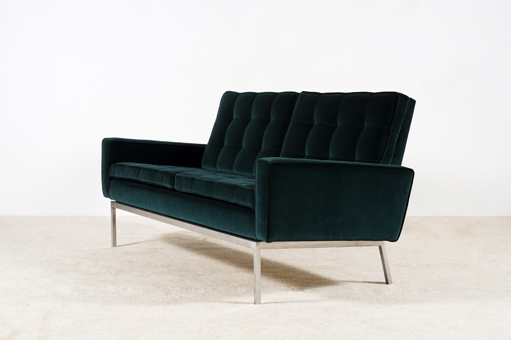 Florence Knoll, Sofa Model 66A for Knoll, circa 1960 In Excellent Condition For Sale In Paris, FR