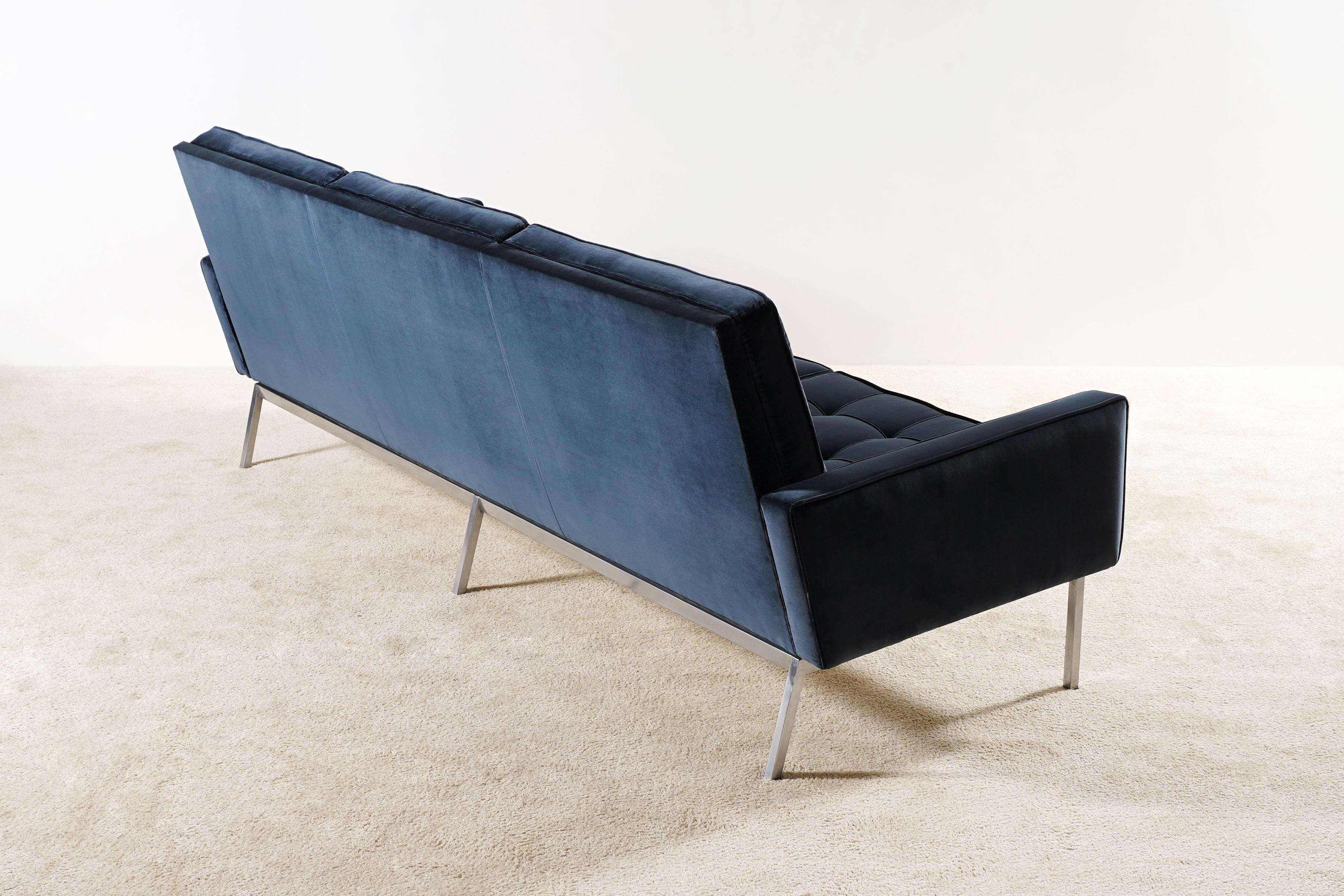 Florence Knoll, Sofa Model 67A for Knoll, circa 1960 In Excellent Condition In Paris, FR