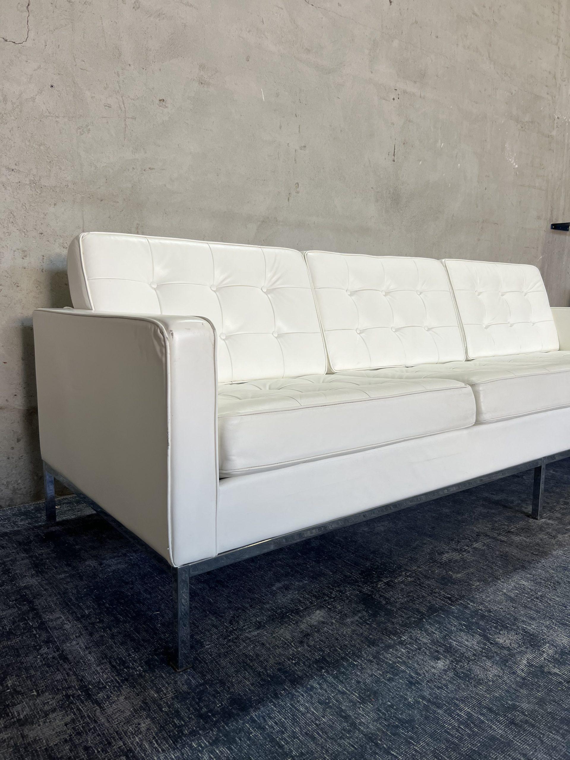 Italiano Divano Florence Knoll Pelle bianca in vendita