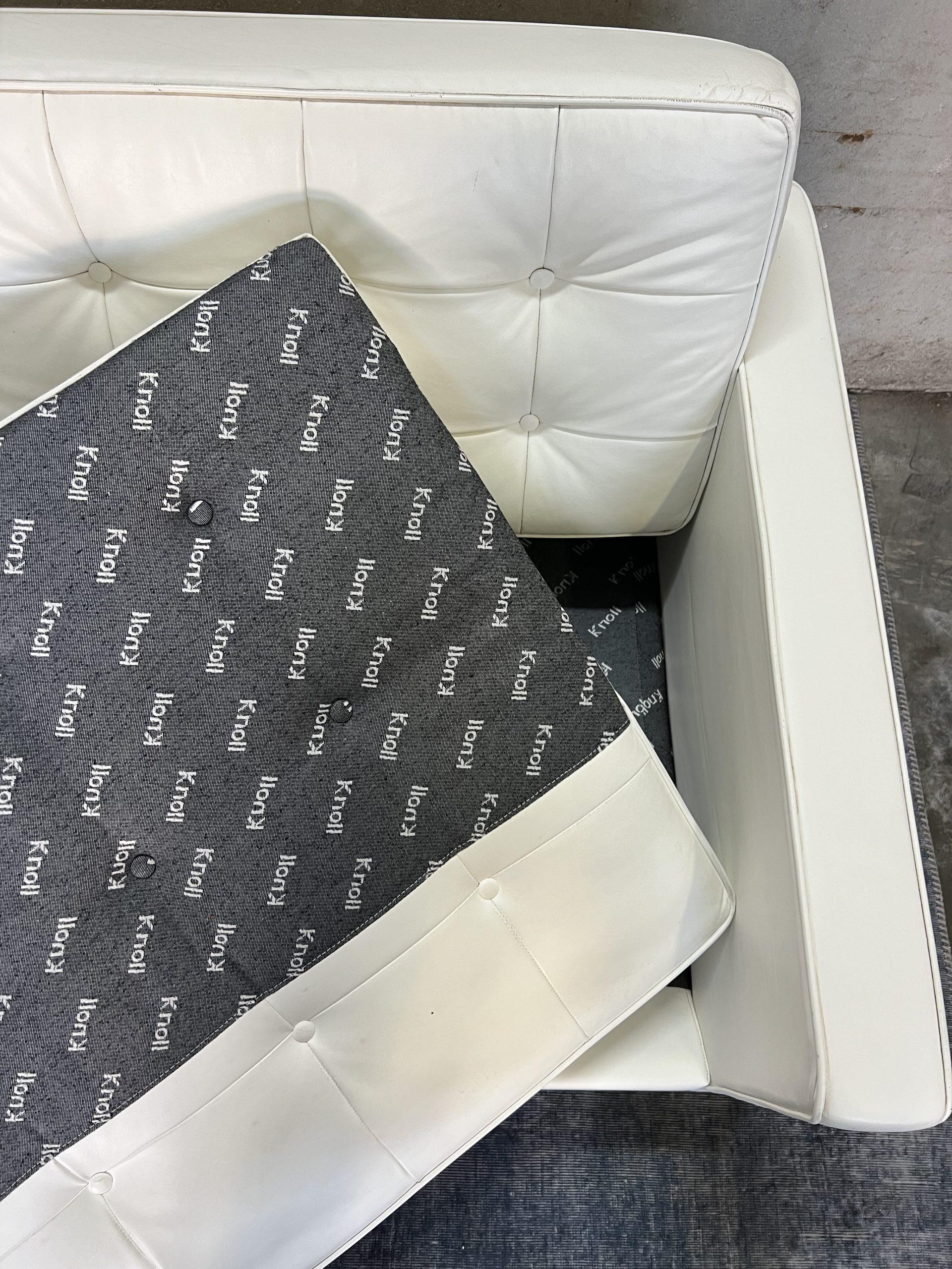 Fine XX secolo Divano Florence Knoll Pelle bianca in vendita