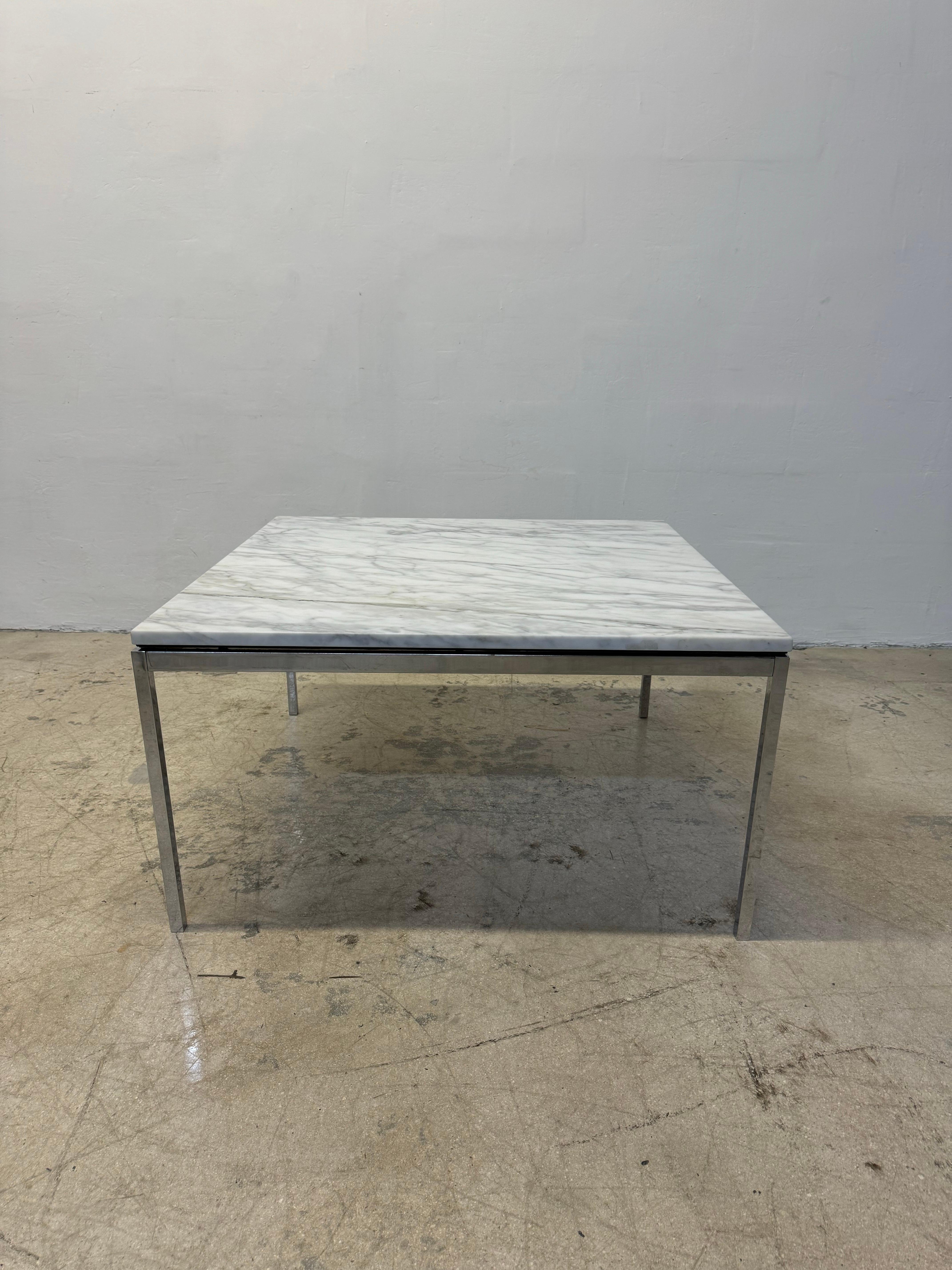 Mid-Century Modern Table basse carrée Florence Knoll pour Knoll Studio en vente