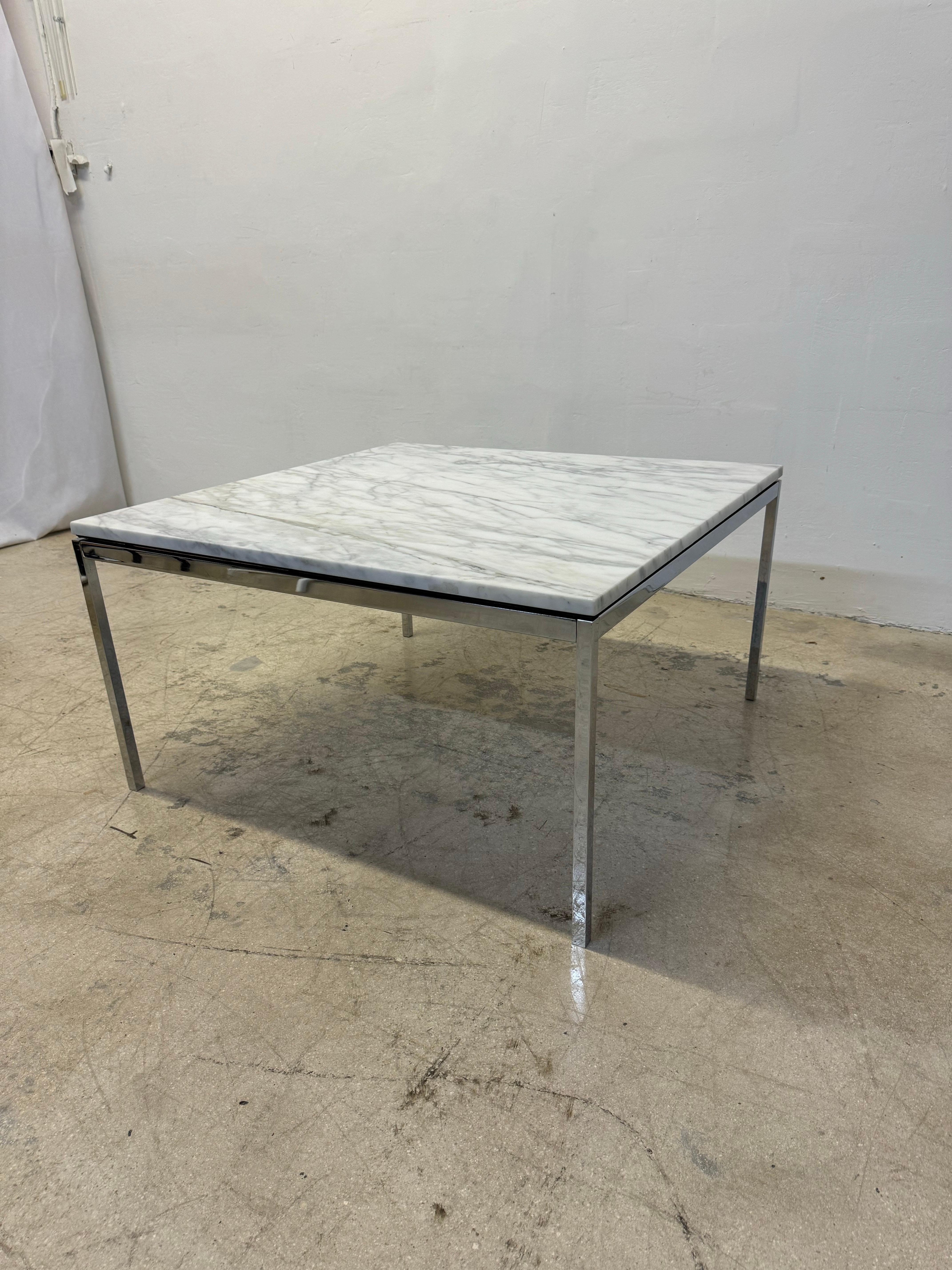 italien Table basse carrée Florence Knoll pour Knoll Studio en vente
