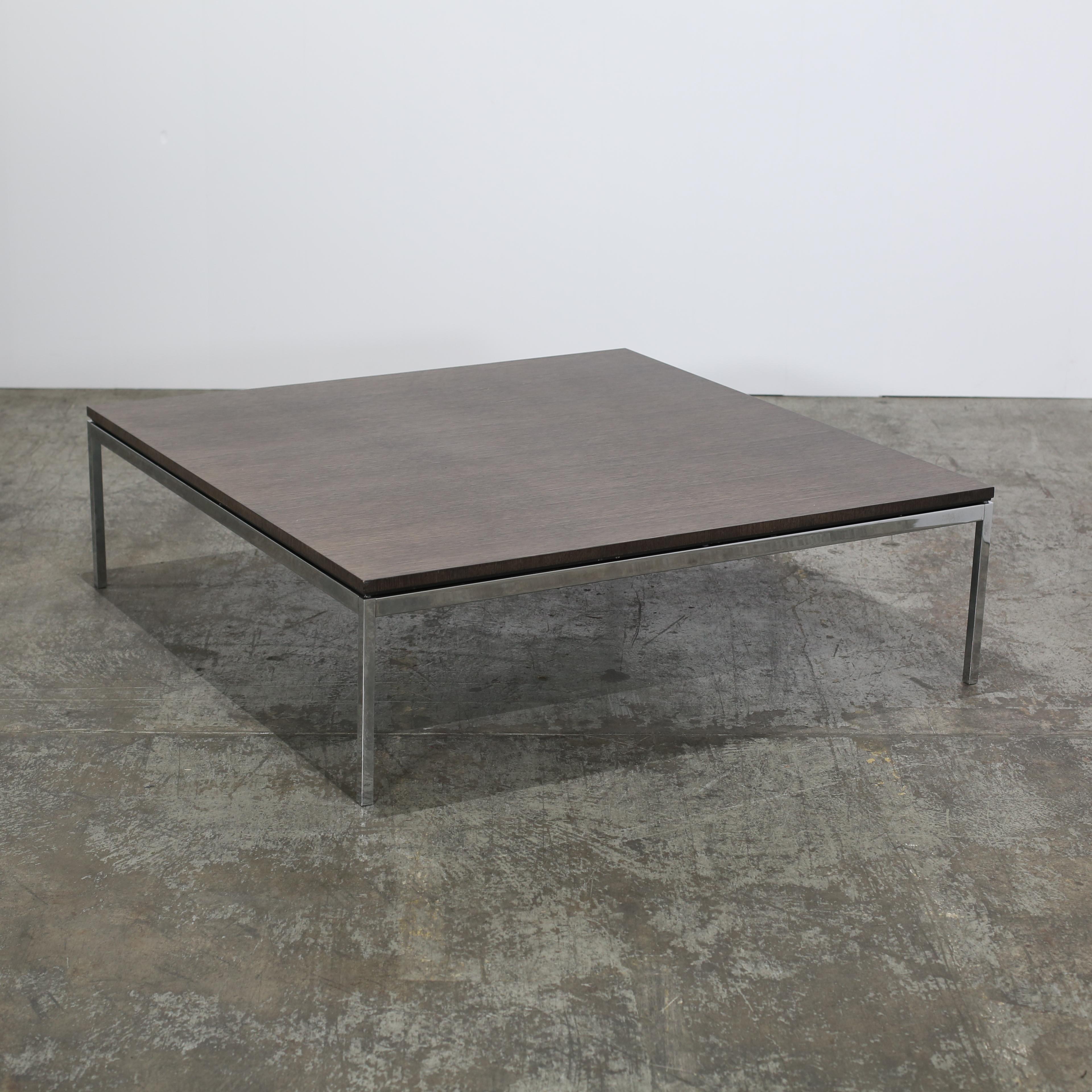 Métal Table basse carrée Florence Knoll en vente