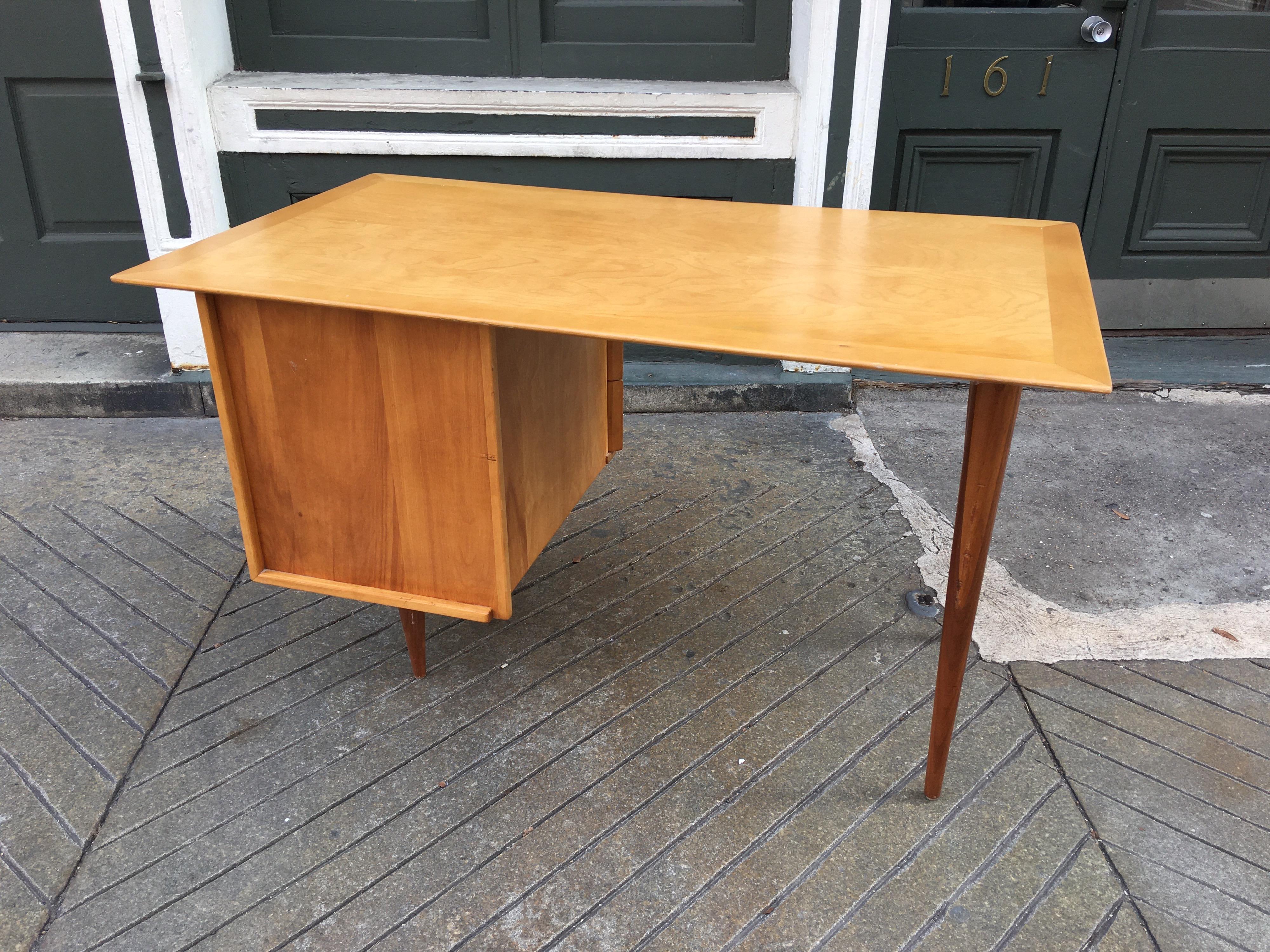 Florence Knoll Style Birch and Walnut Desk In Good Condition In Philadelphia, PA