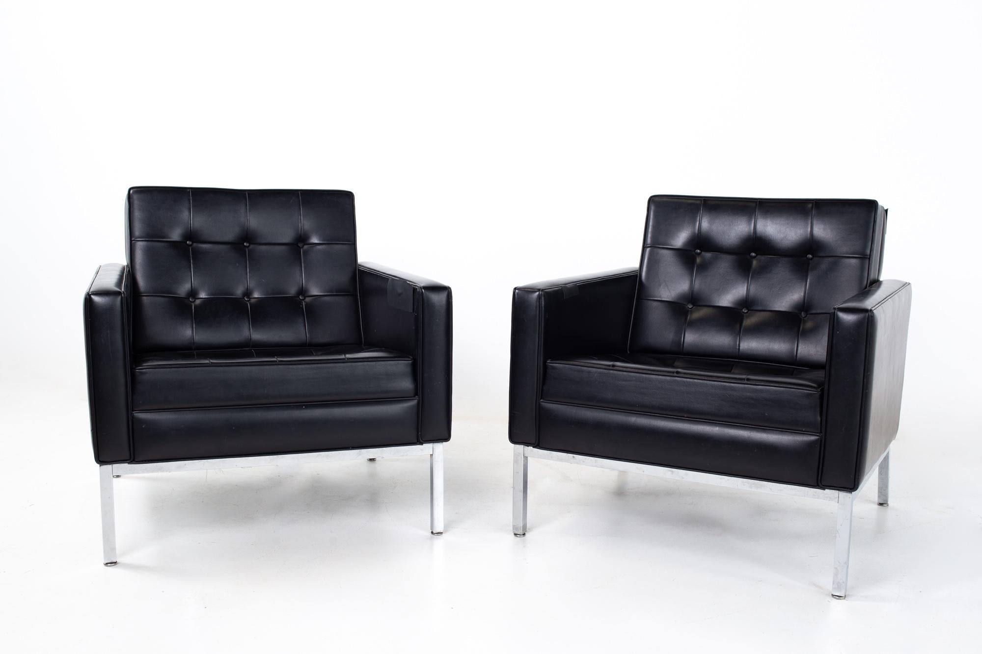 Florence Knoll style mid century black leather and chrome club lounge chairs - pair

Each lounge chair measures: 31 wide x 31 deep x 30.5 high, with a seat height of 17 inches

Ready for re-upholstery

?All pieces of furniture can be had in what we
