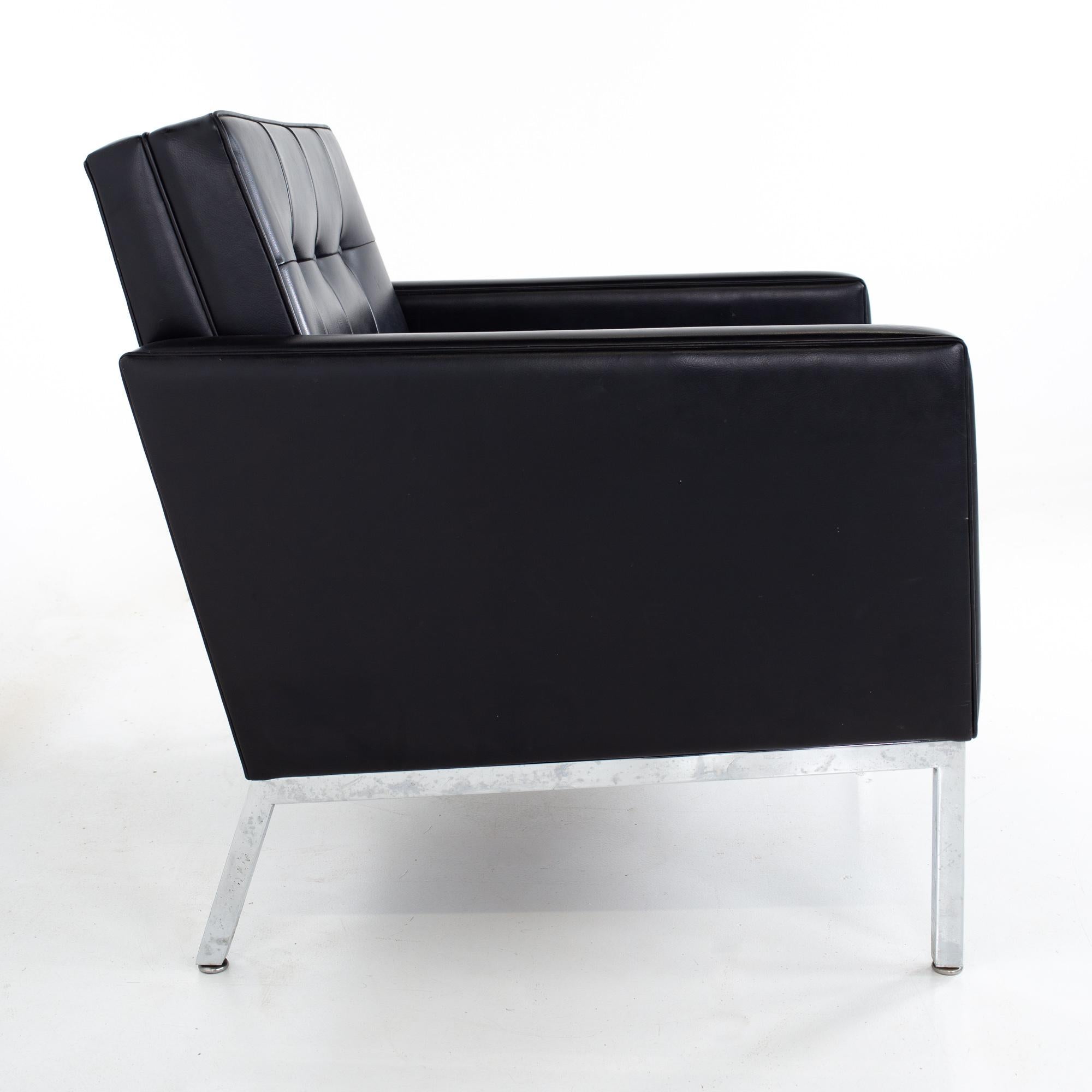 Late 20th Century Florence Knoll Style MCM Black Leather and Chrome Club Lounge Chairs - Pair