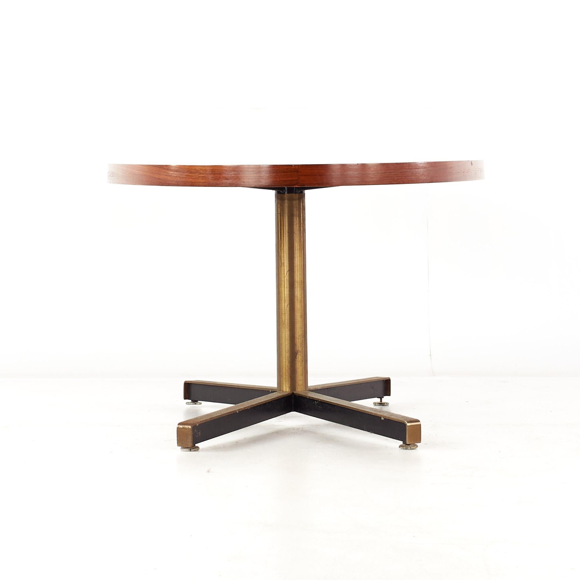 Florence Knoll Style Mid Century Rosewood and Brass Dining Table In Good Condition For Sale In Countryside, IL