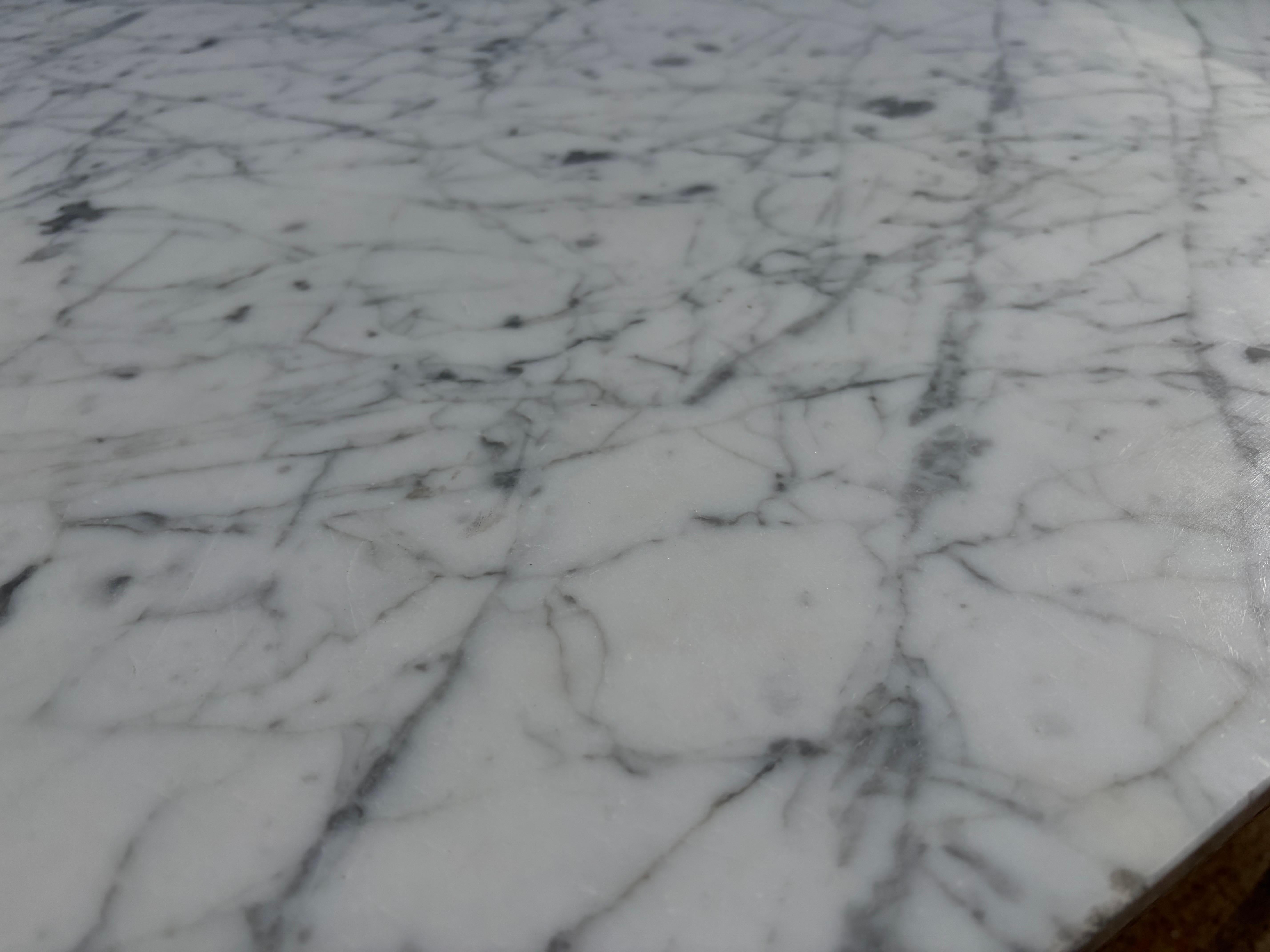 Florence Knoll Style Square Side Table in Carrera Marble and Chrome, Italy For Sale 4