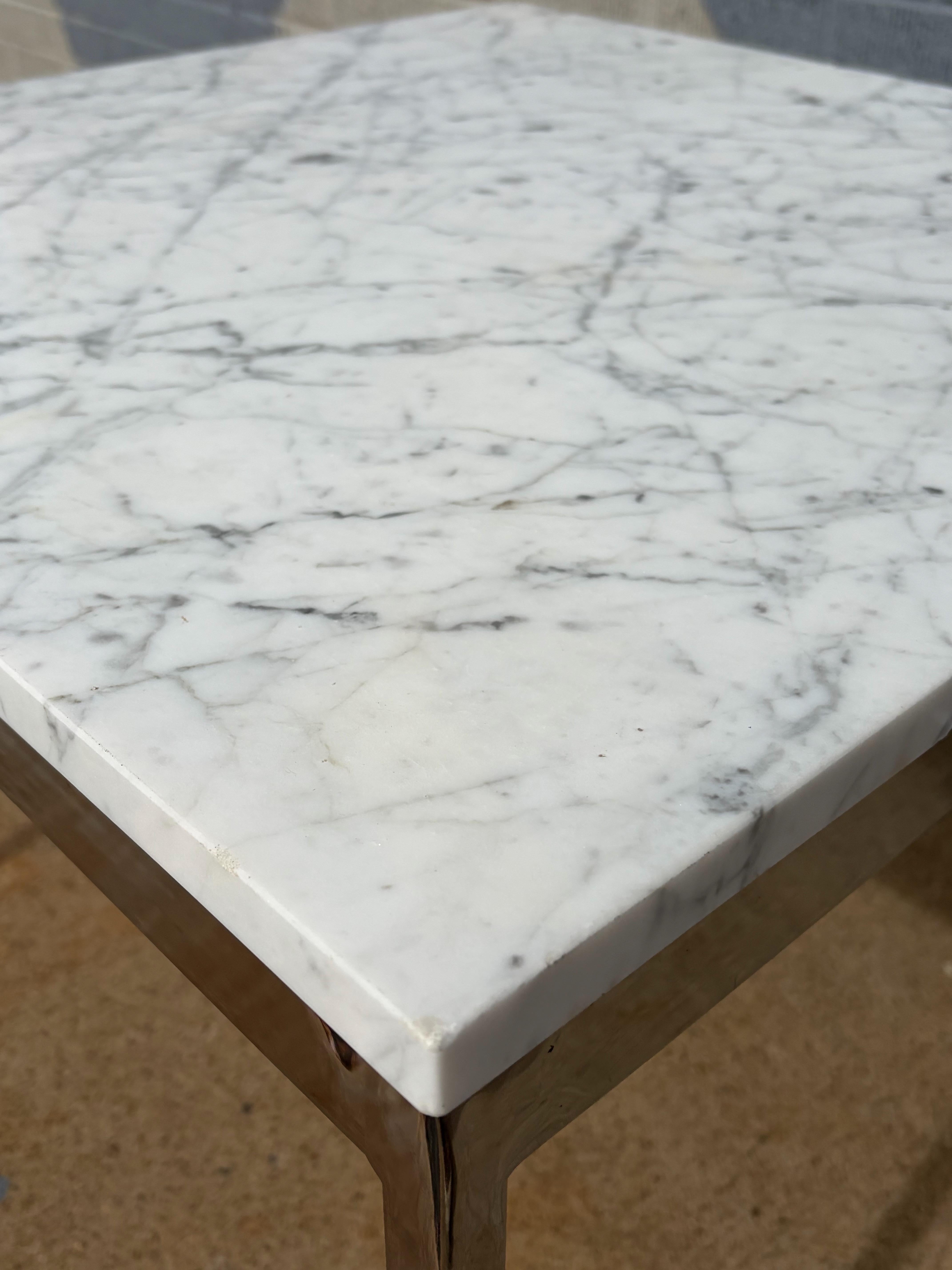 Florence Knoll Style Square Side Table in Carrera Marble and Chrome, Italy For Sale 5