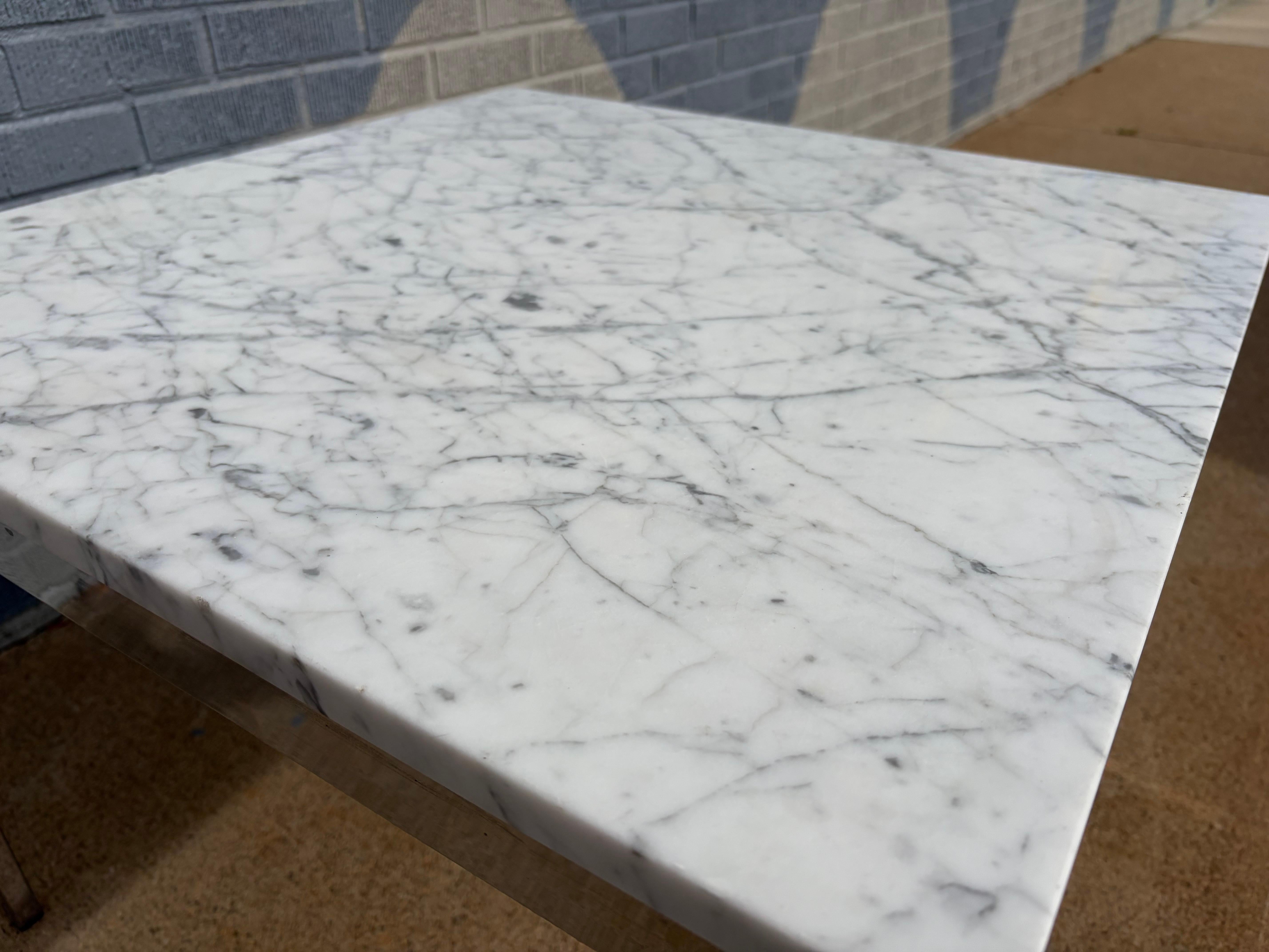 Florence Knoll Style Square Side Table in Carrera Marble and Chrome, Italy For Sale 2