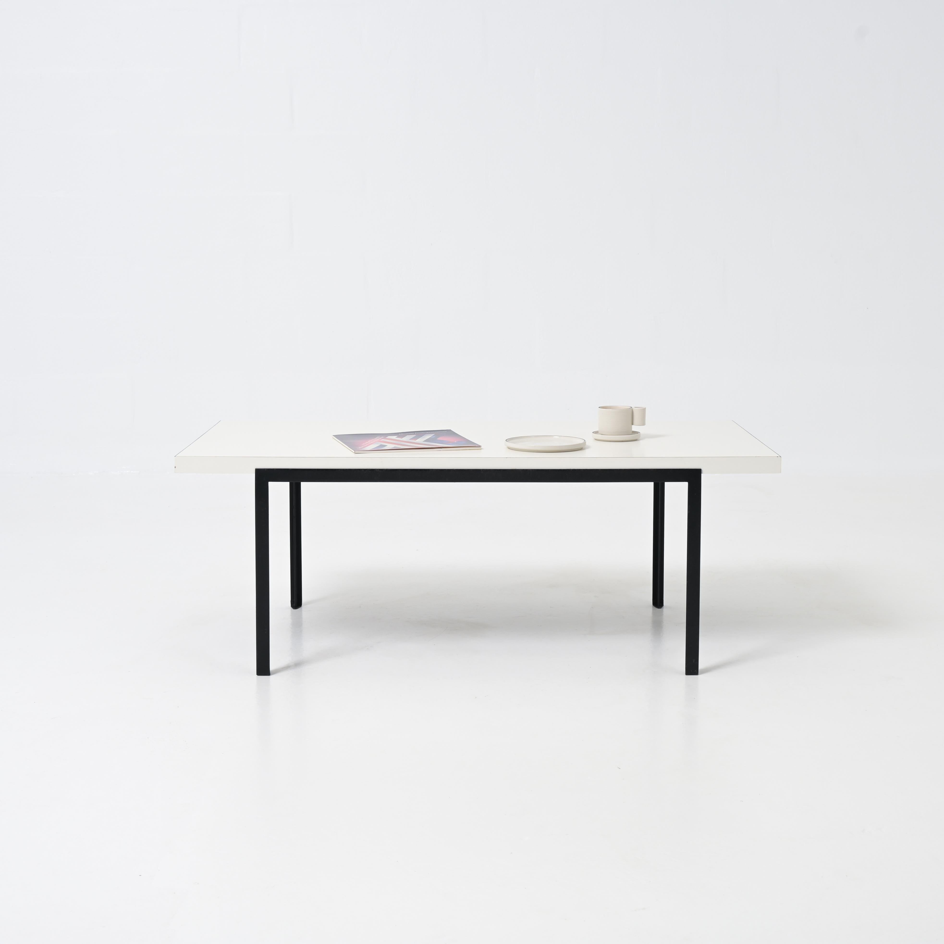 Mid-Century Modern Table basse AT&T Florence Knoll en vente