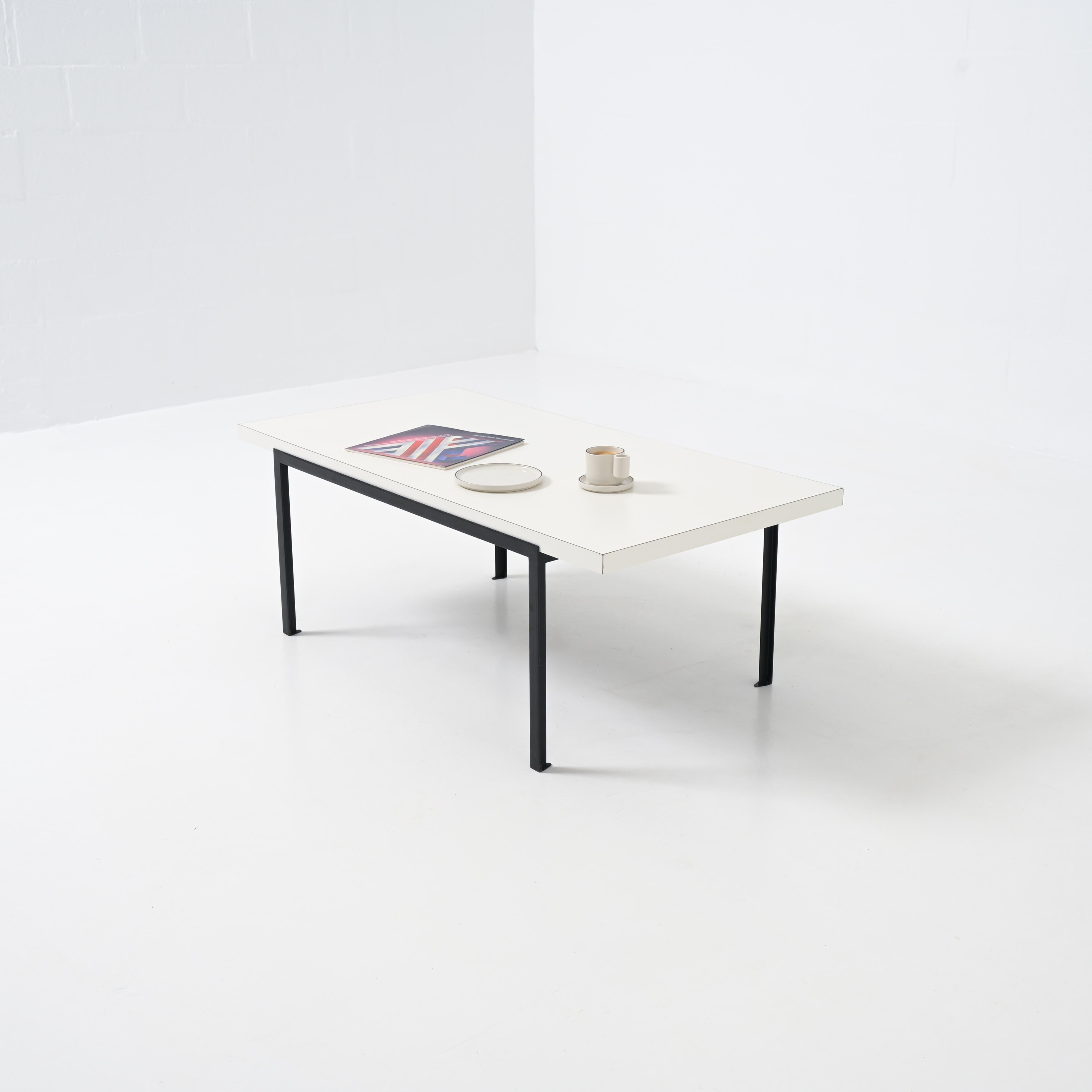 Acier Table basse AT&T Florence Knoll en vente