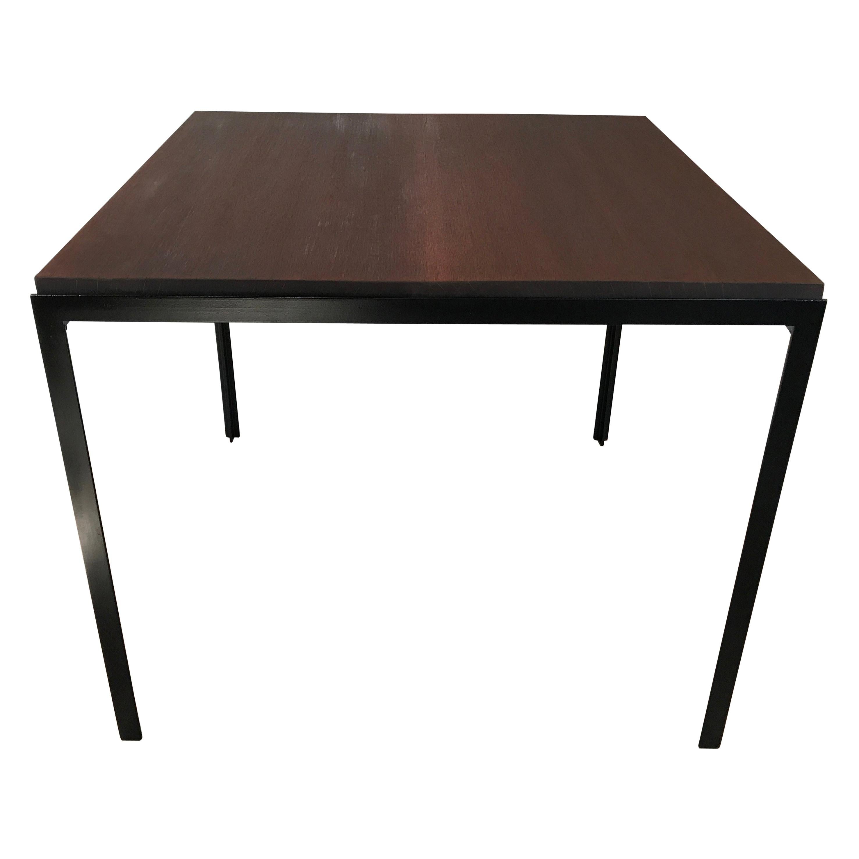 Florence Knoll „T“ Angle-Mahagoni-Tisch mit Bogen im Angebot