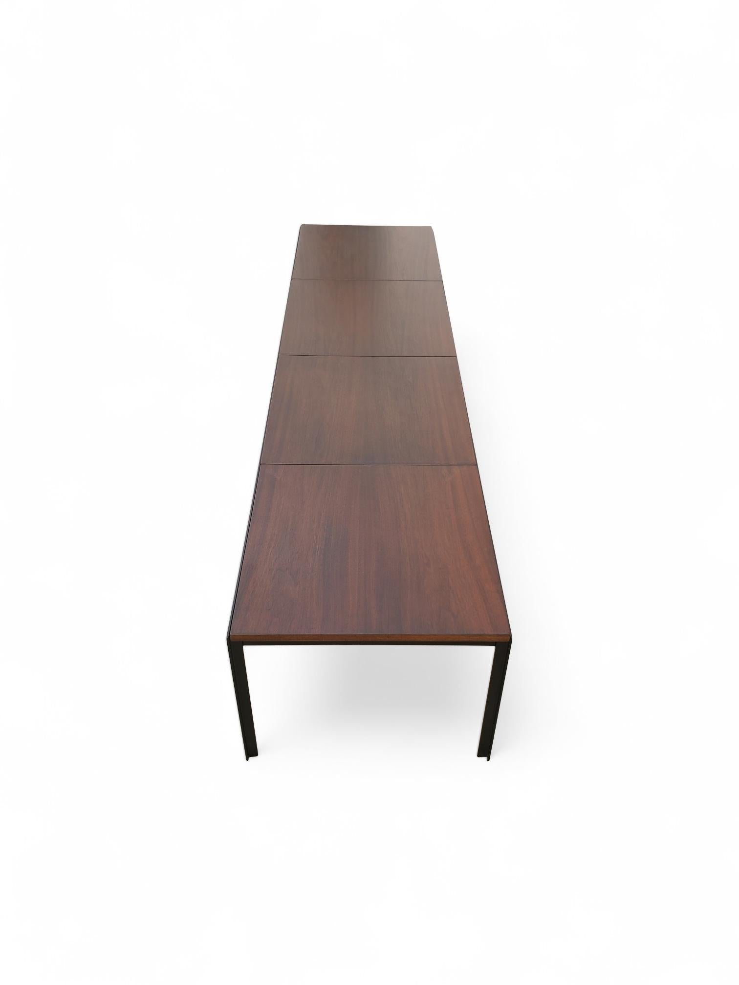 Florence Knoll T Angle Walnut Bench In Good Condition For Sale In Middlesex, NJ