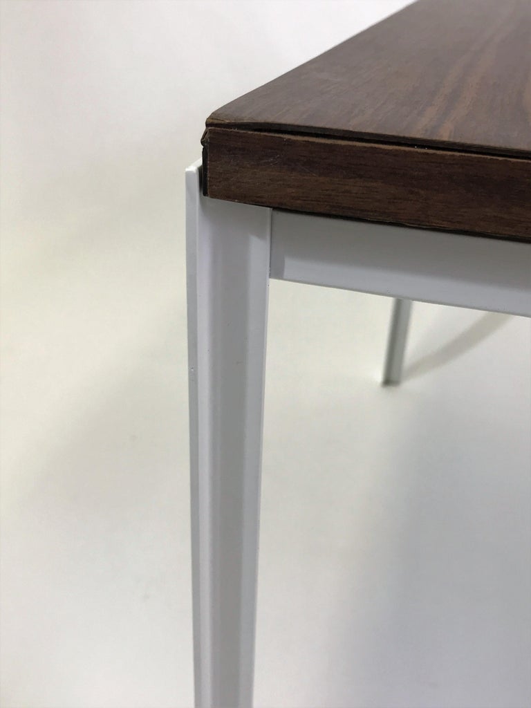 Florence Knoll T Angle Walnut Wood Grain Laminate Top Table for Knoll For Sale 3