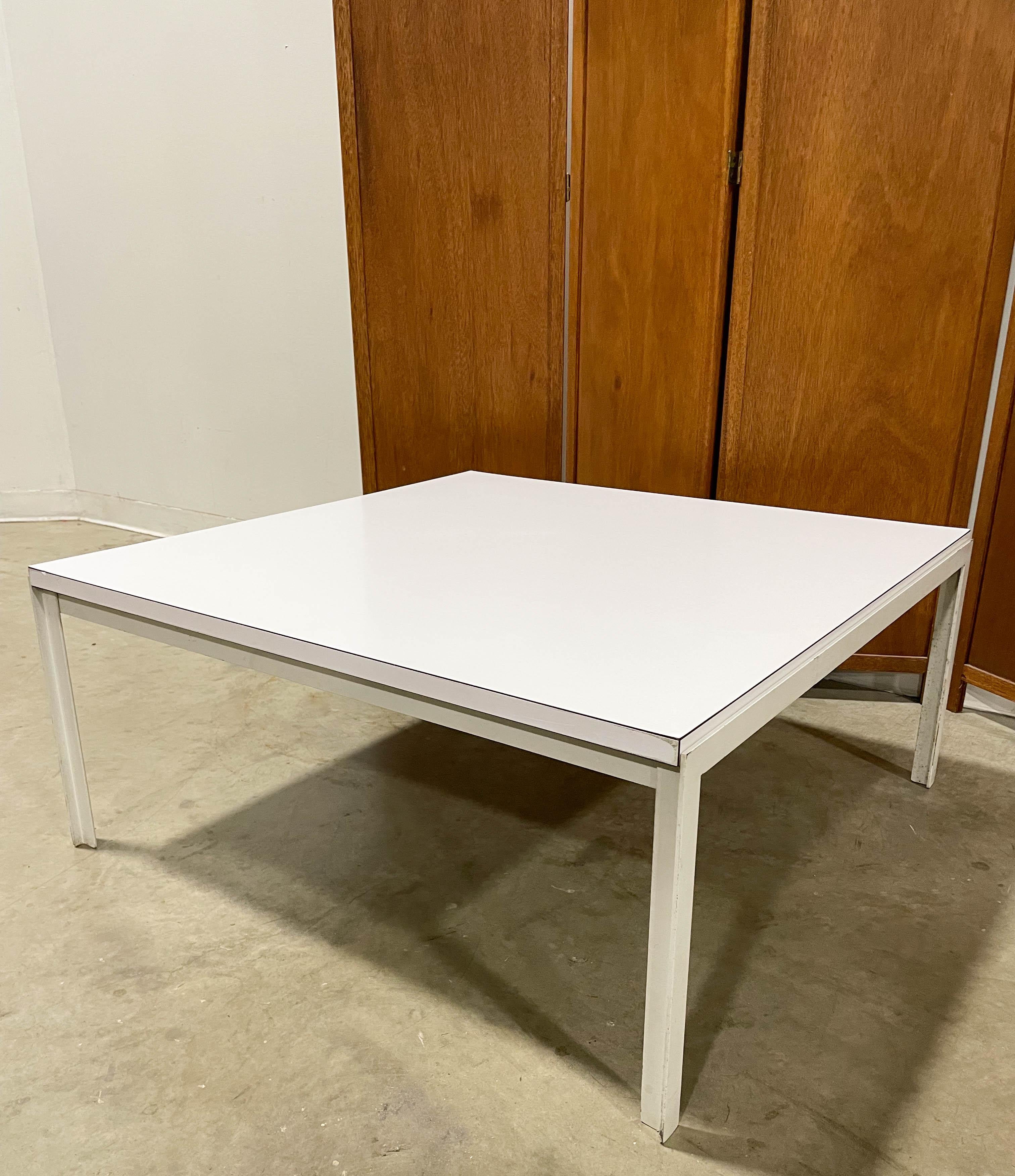 Mid-Century Modern Florence Knoll T-Bar Coffee Table For Sale