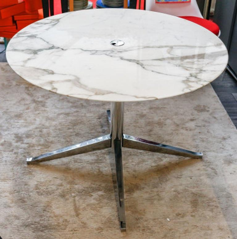 Plated Florence Knoll - TABLE round top , marble Calacatta oro verde , chrome-plated ba For Sale