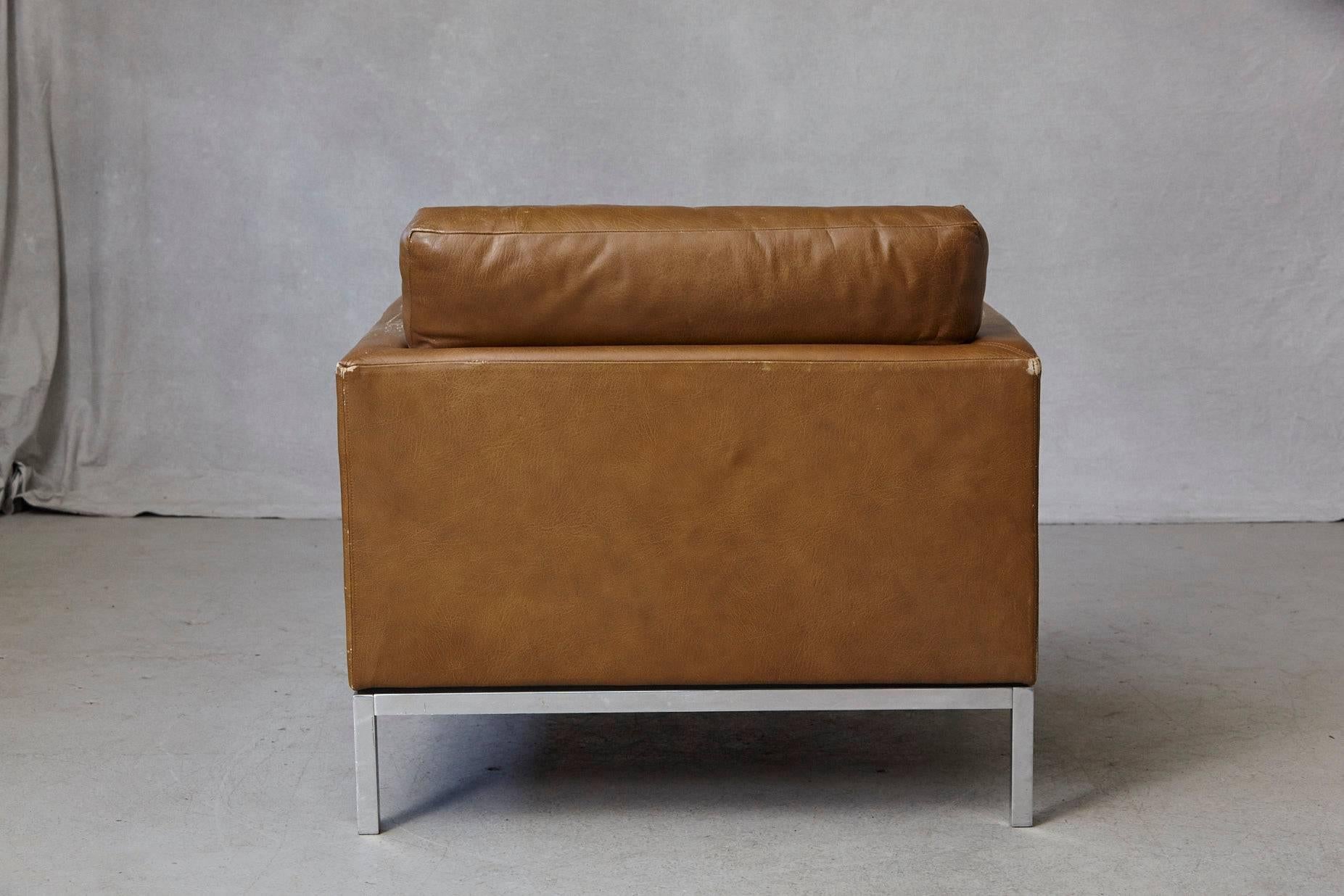 Steel Florence Knoll Tan Leather Button Tufted Lounge Chair, 1970s For Sale