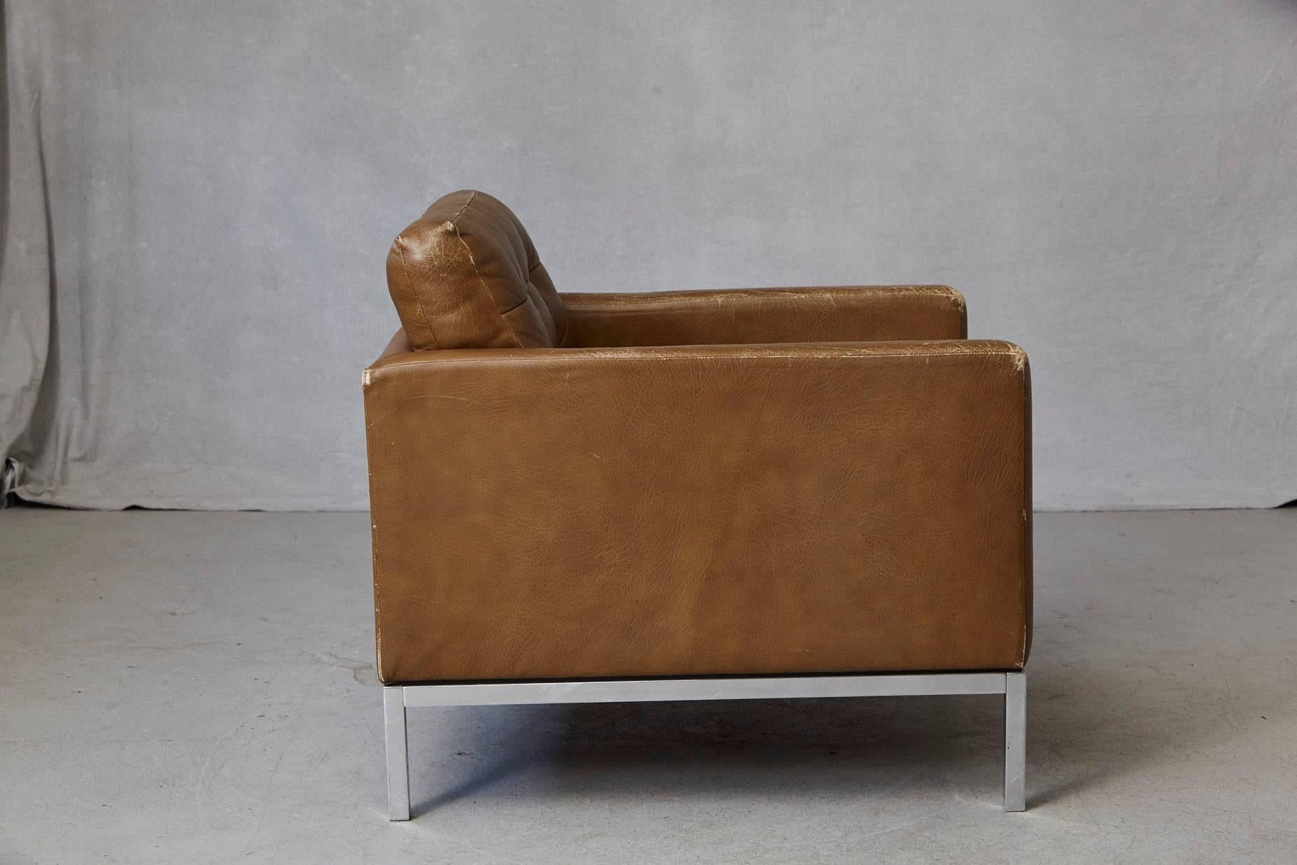 Florence Knoll Tan Leather Button Tufted Lounge Chair, 1970s For Sale 4