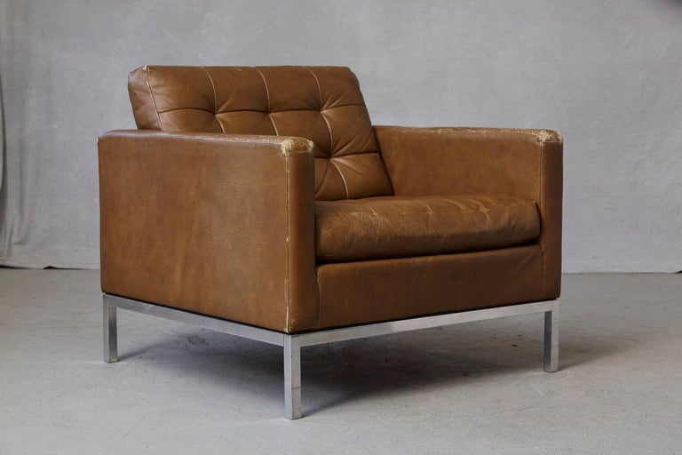 Florence Knoll Tan Leather Button Tufted Lounge Chair, 1970s For Sale 5