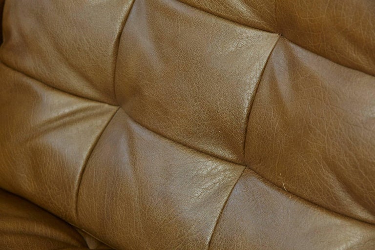 Steel Florence Knoll Tan Leather Button Tufted Lounge Chair, 1970s For Sale