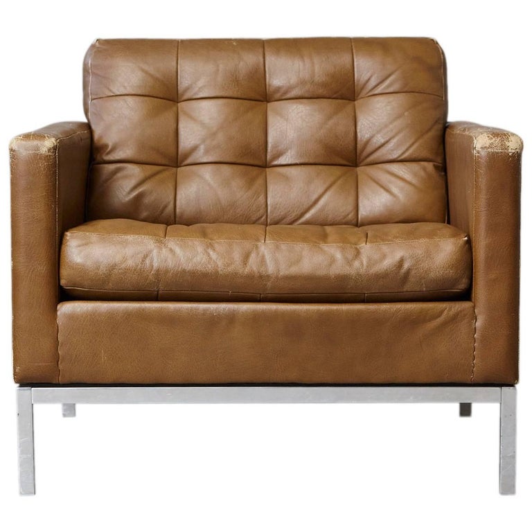 Florence Knoll Tan Leather Button Tufted Lounge Chair, 1970s For Sale