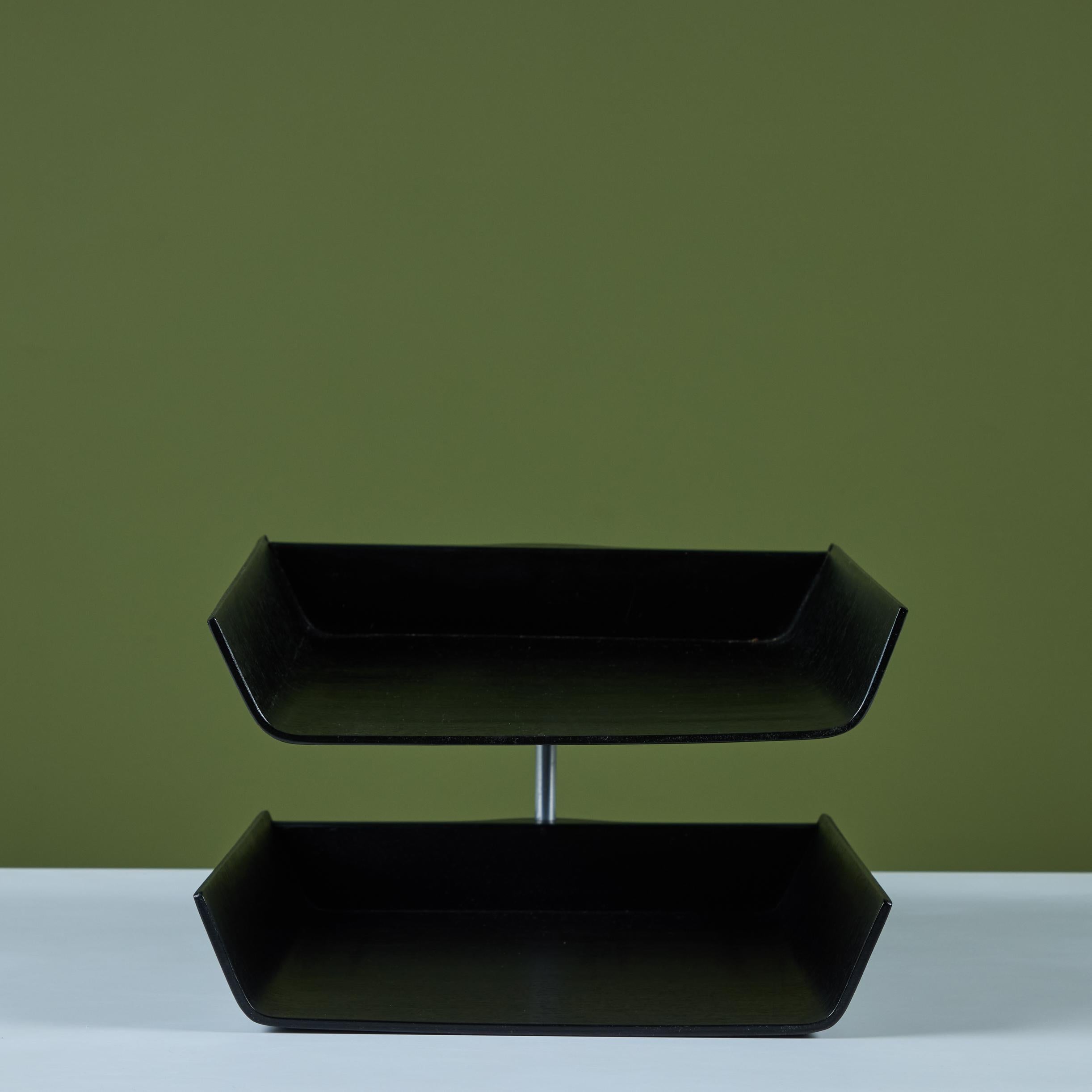 Florence Knoll Zweistöckige Papierablage aus ebonisiertem Nussbaum im Angebot 2