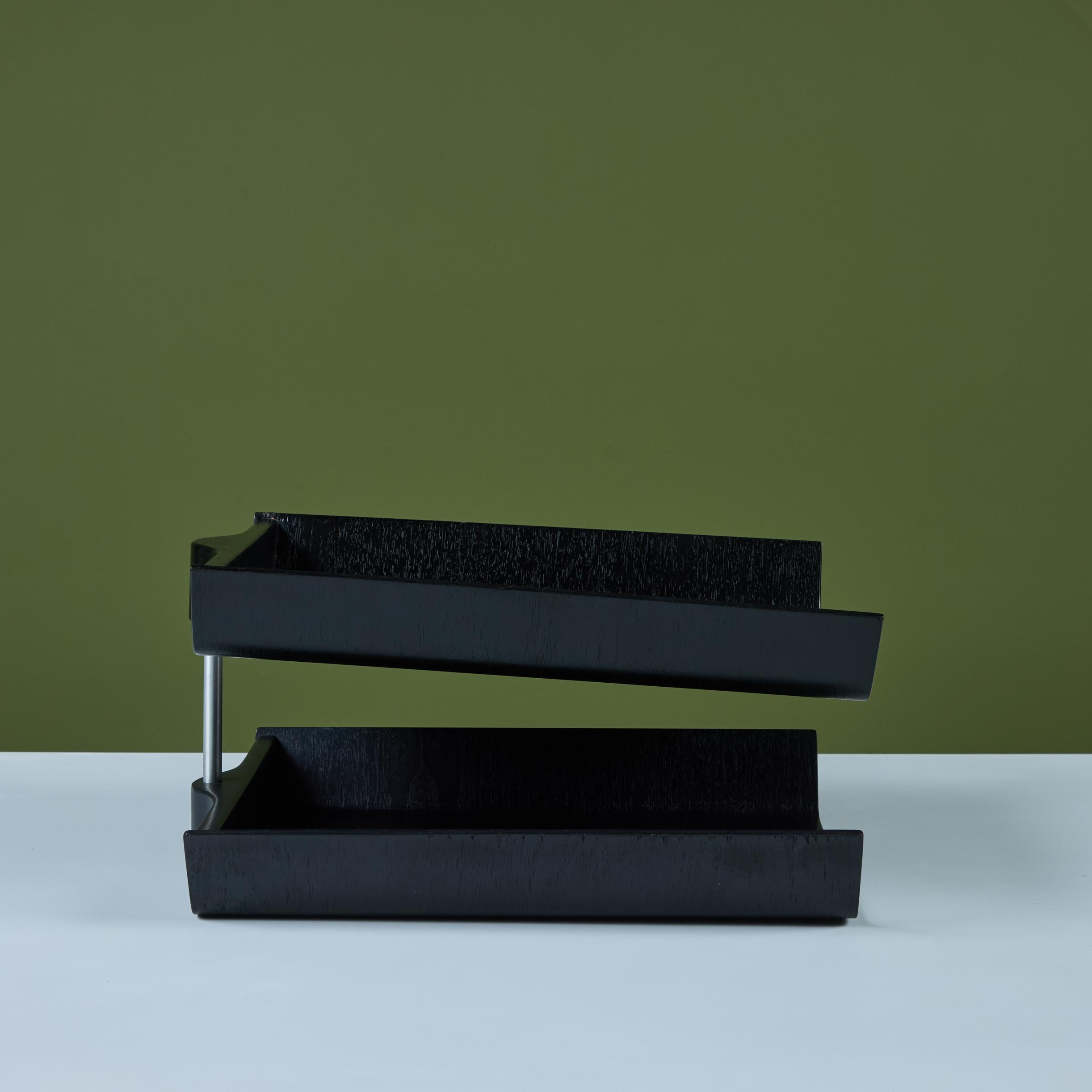 Florence Knoll Zweistöckige Papierablage aus ebonisiertem Nussbaum (amerikanisch) im Angebot