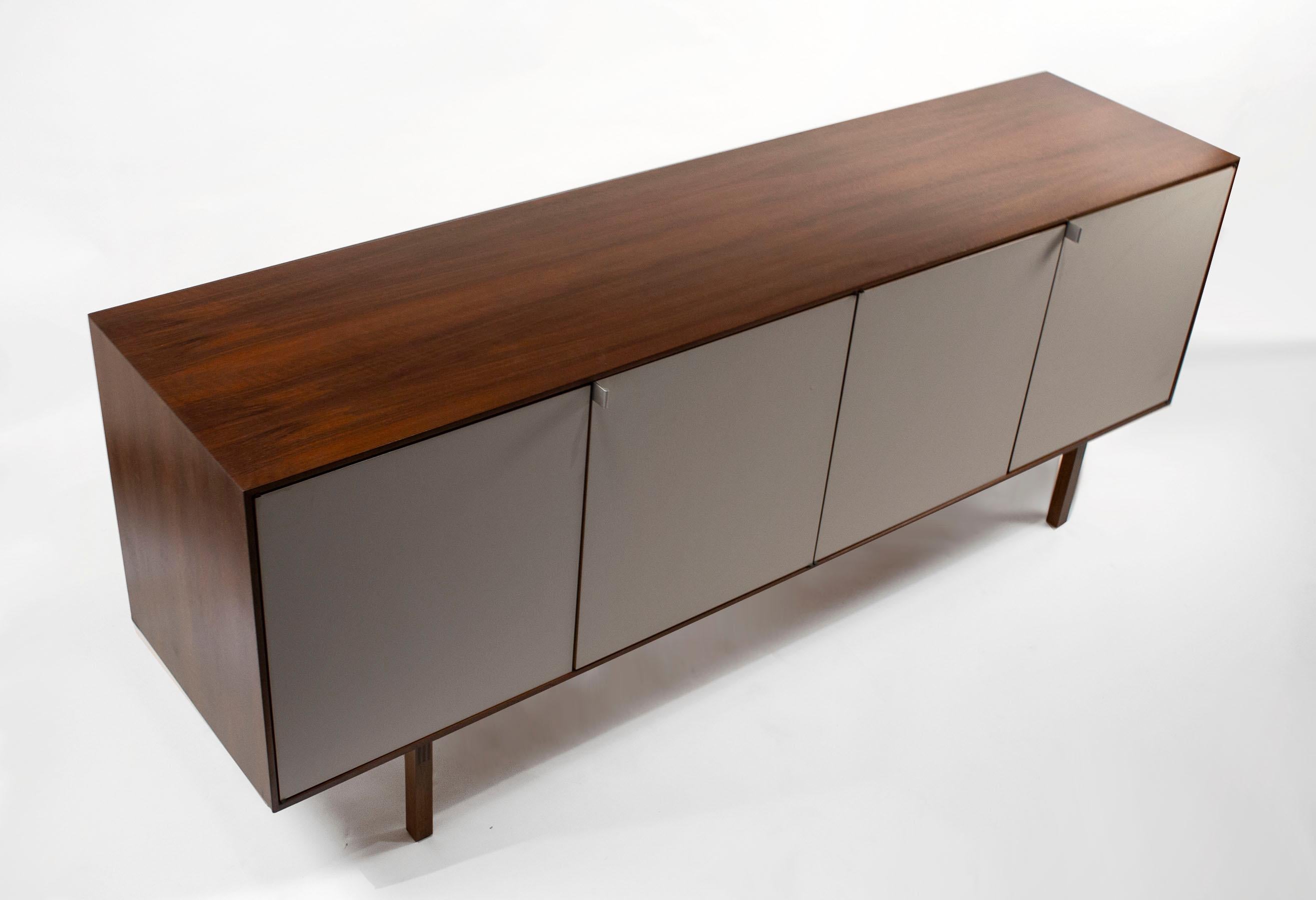 Mid-Century Modern Florence Knoll Walnut Cabinet with Maple Interior Model No.541, Germany, 1950s
