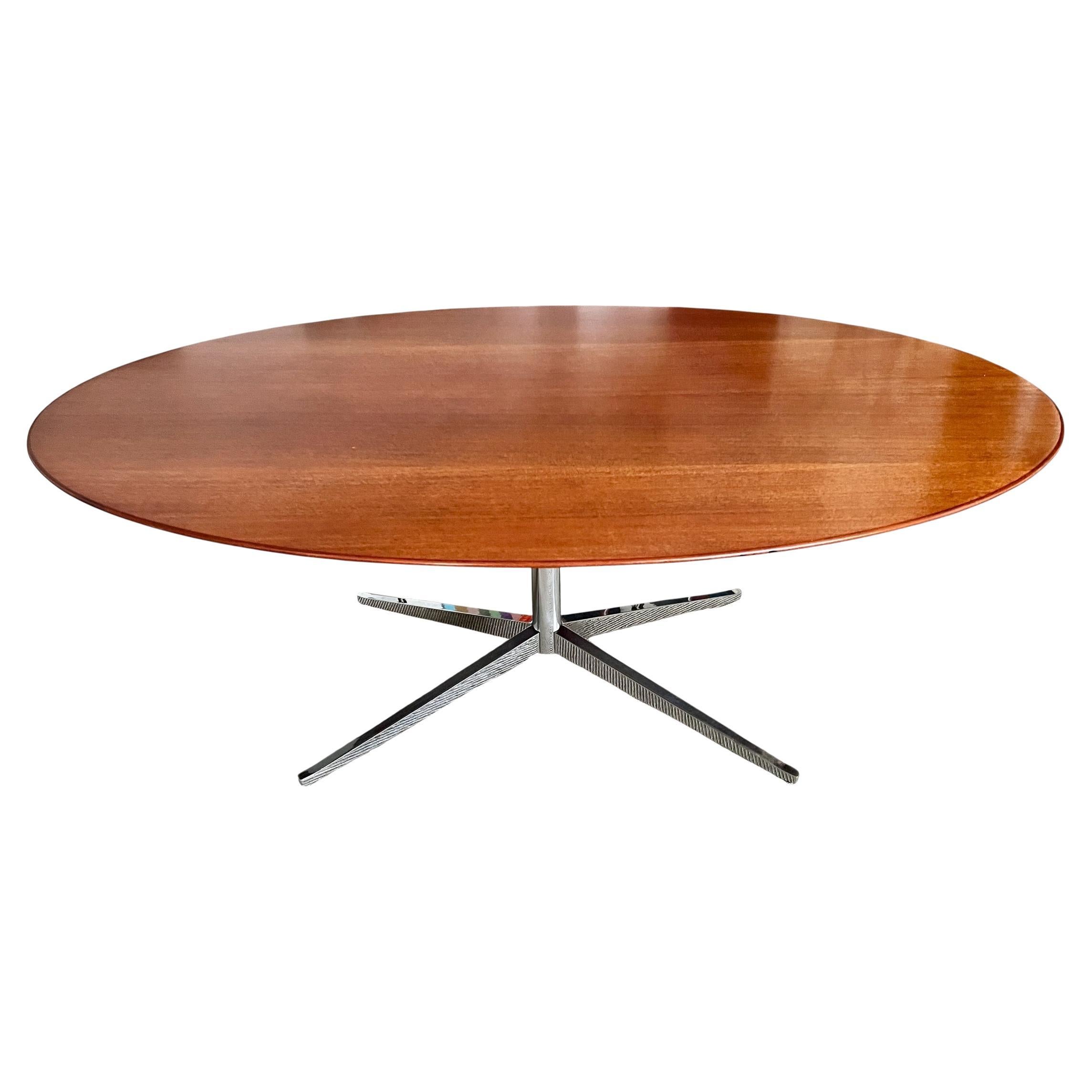 Tavolo da pranzo ovale in noce e cromo di Florence Knoll