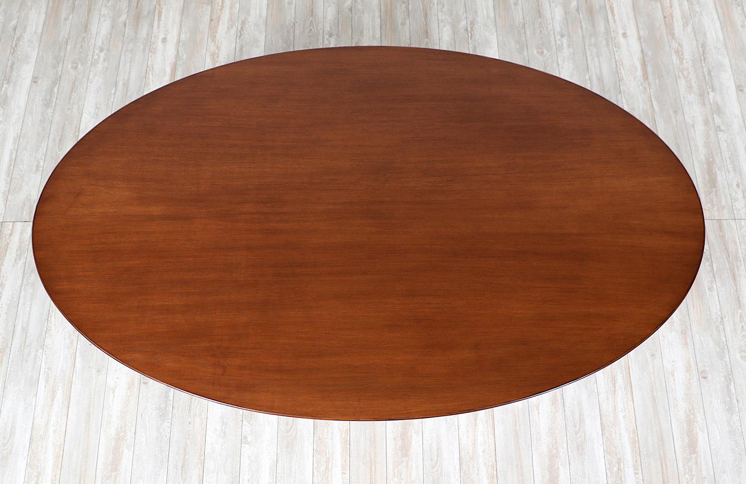 Table de salle à manger ou bureau ovale en noyer et chrome pour Knoll Inc. en vente 1