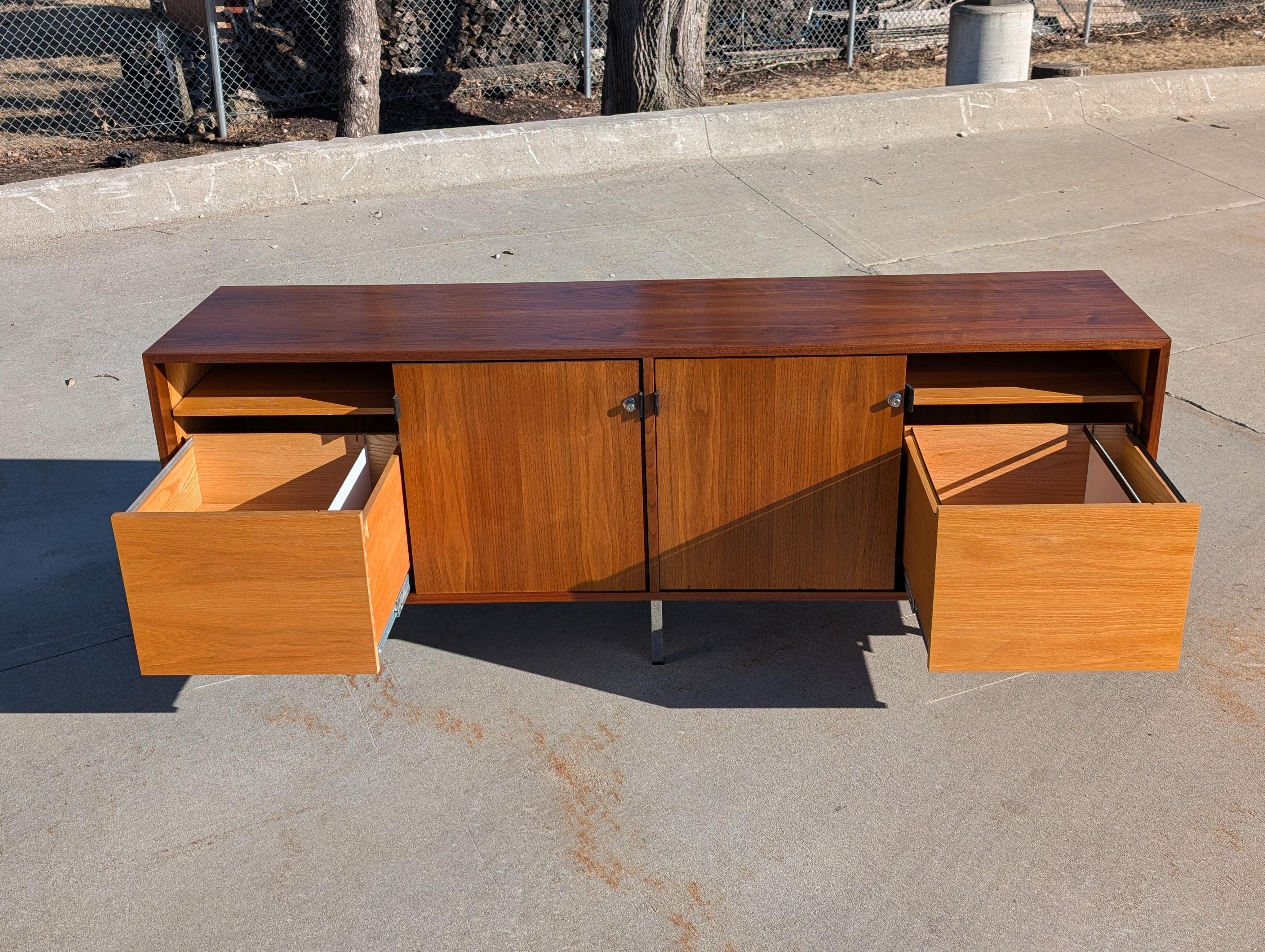 Florence Knoll Walnut Credenza For Sale 3