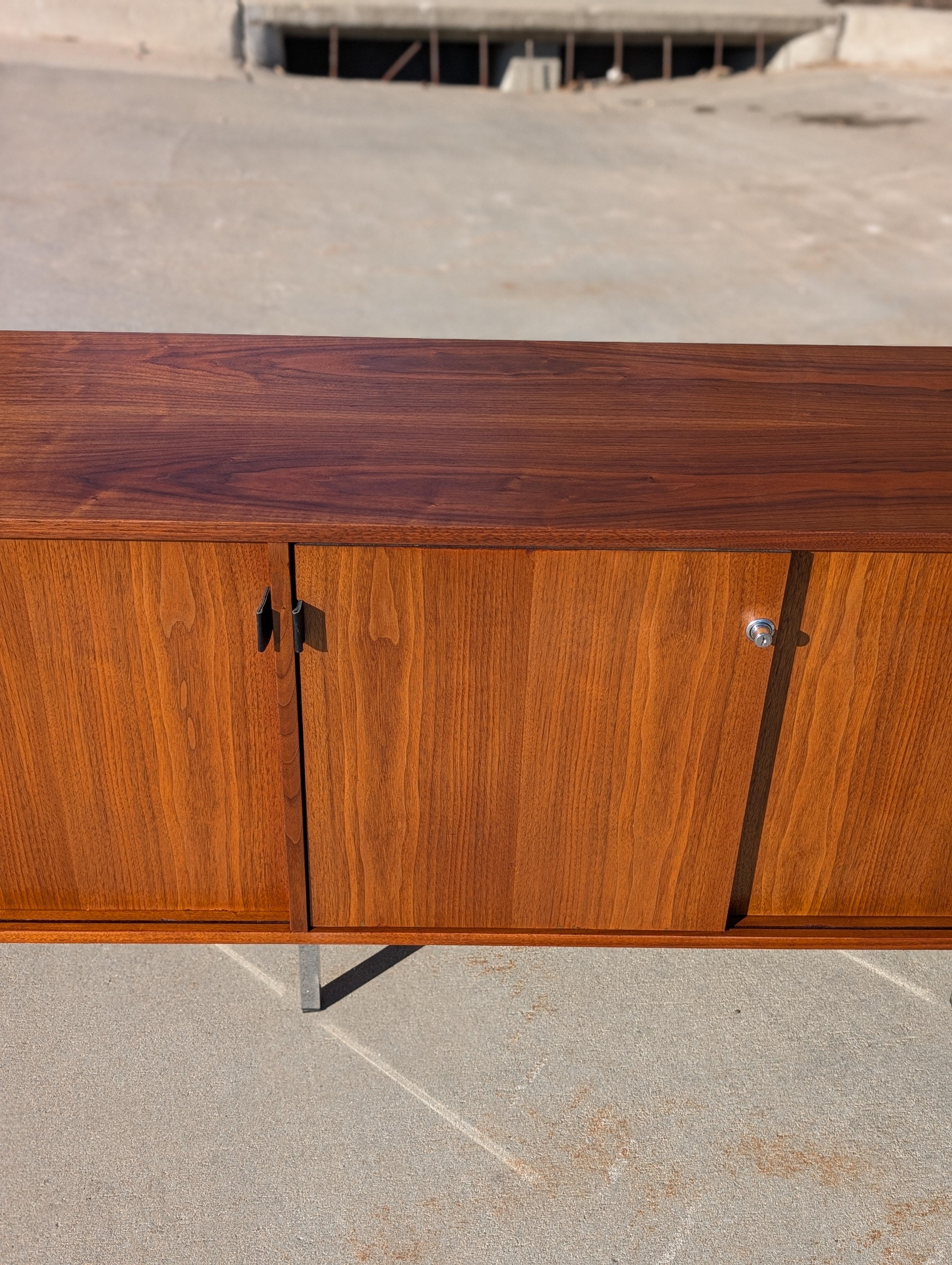 Florence Knoll Walnut Credenza For Sale 6