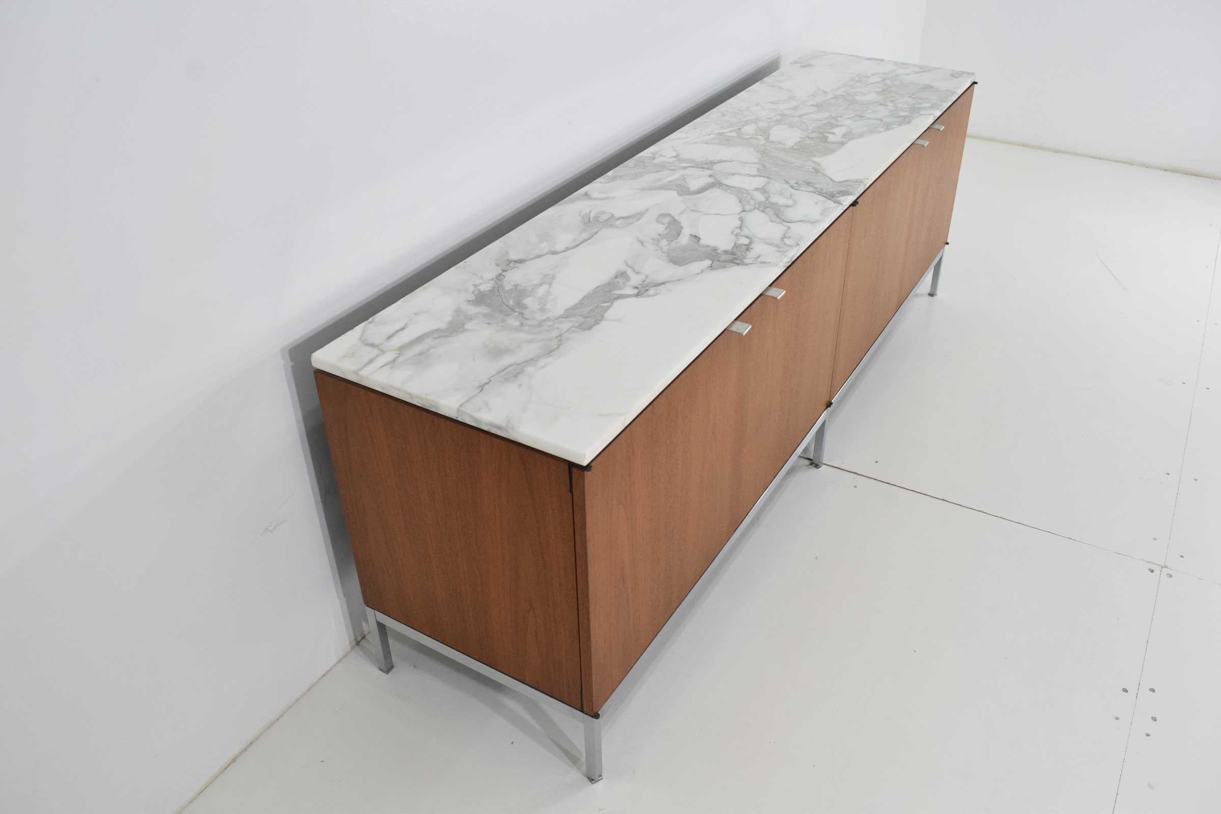 Florence Knoll Walnut Credenza with Marble Top In Good Condition In Dallas, TX
