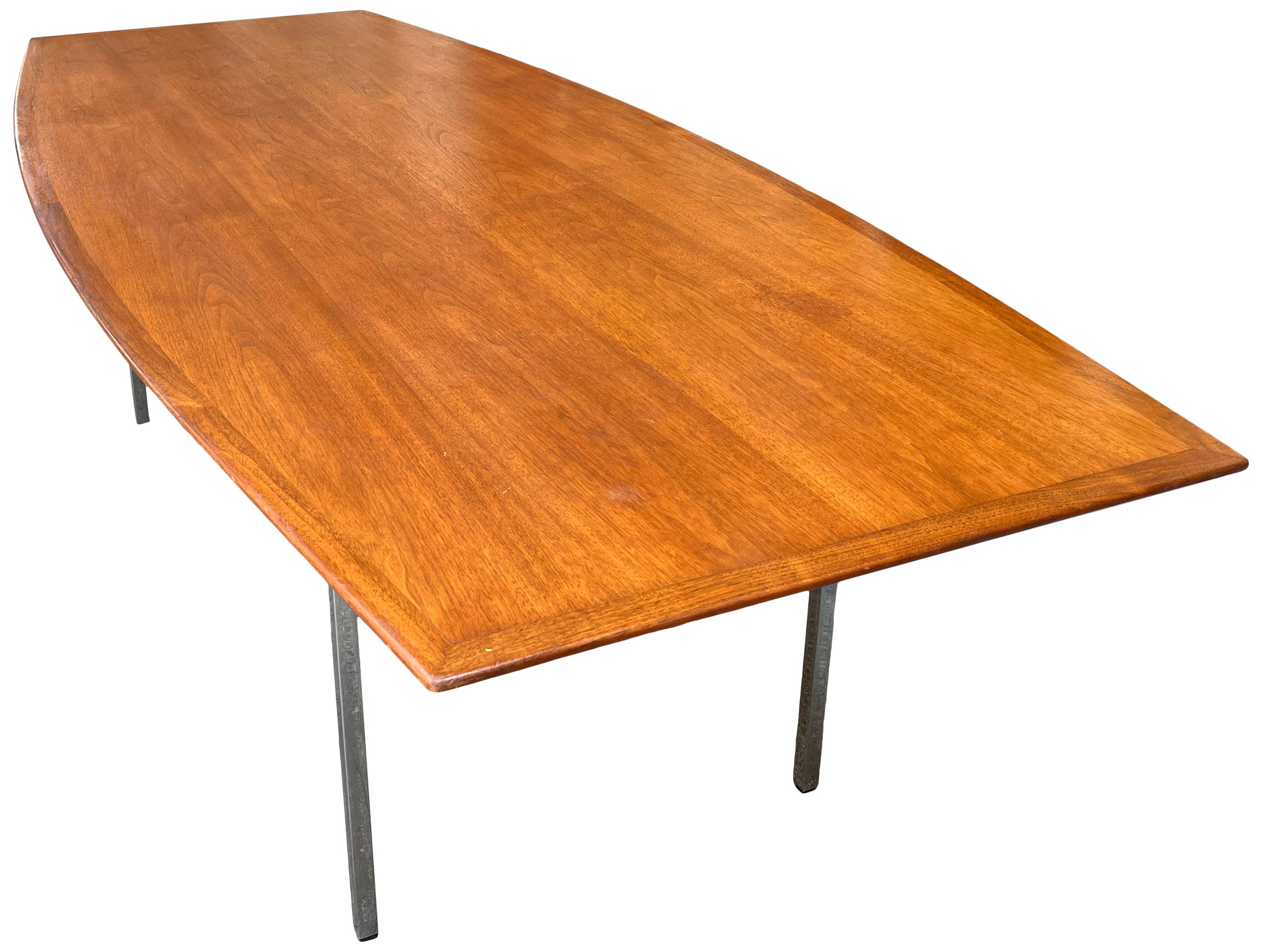 Monumental Florence Knoll Walnut Dining or Conference Table In Good Condition In BROOKLYN, NY