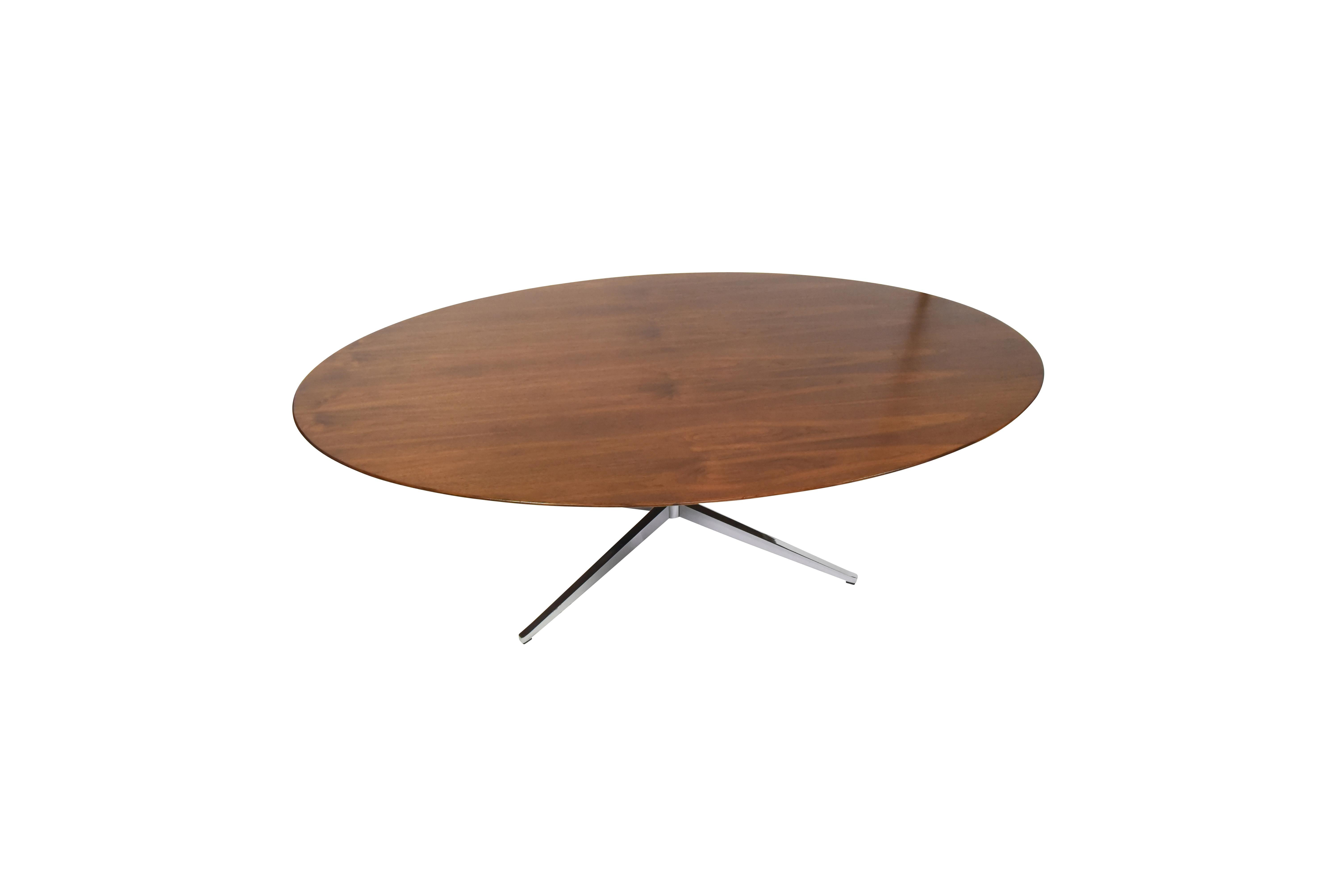 American Florence Knoll Walnut Dining Table