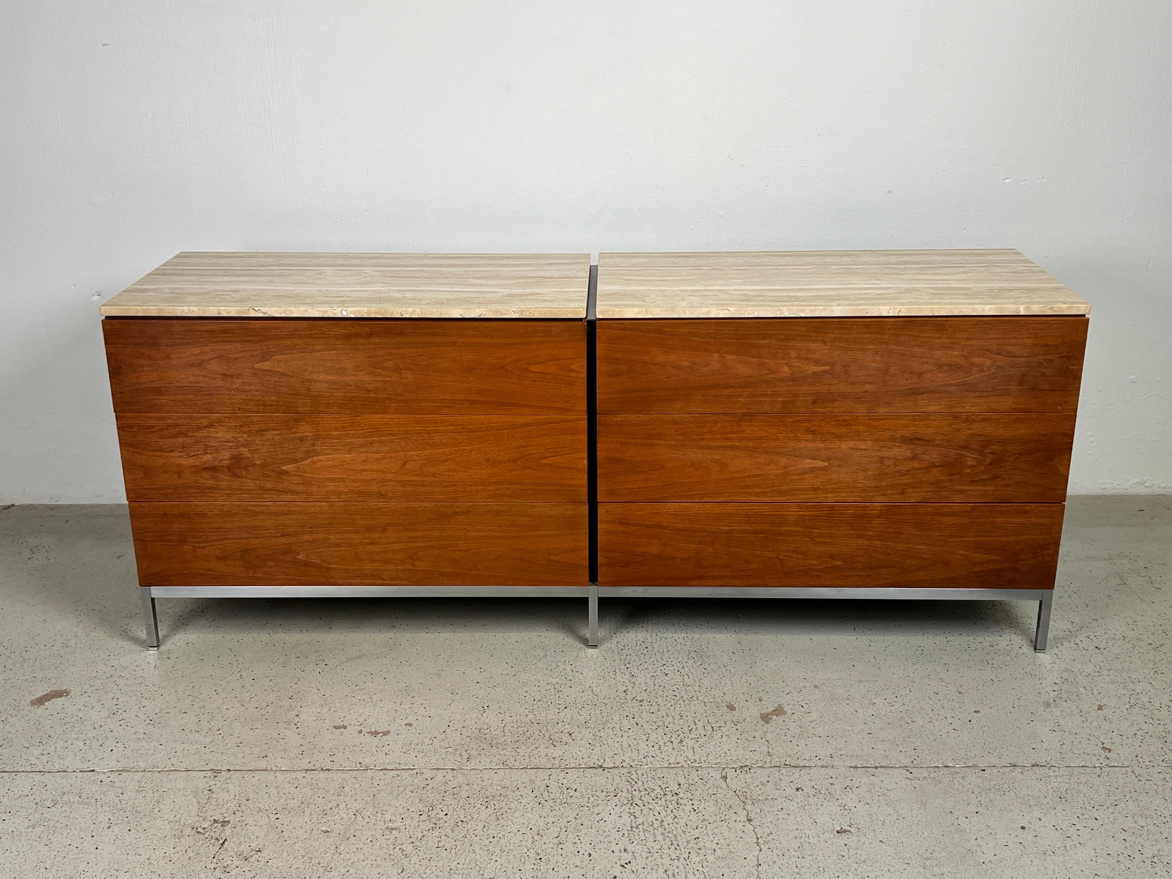 Florence Knoll Walnut Dresser with Travertine Top In Good Condition For Sale In Dallas, TX