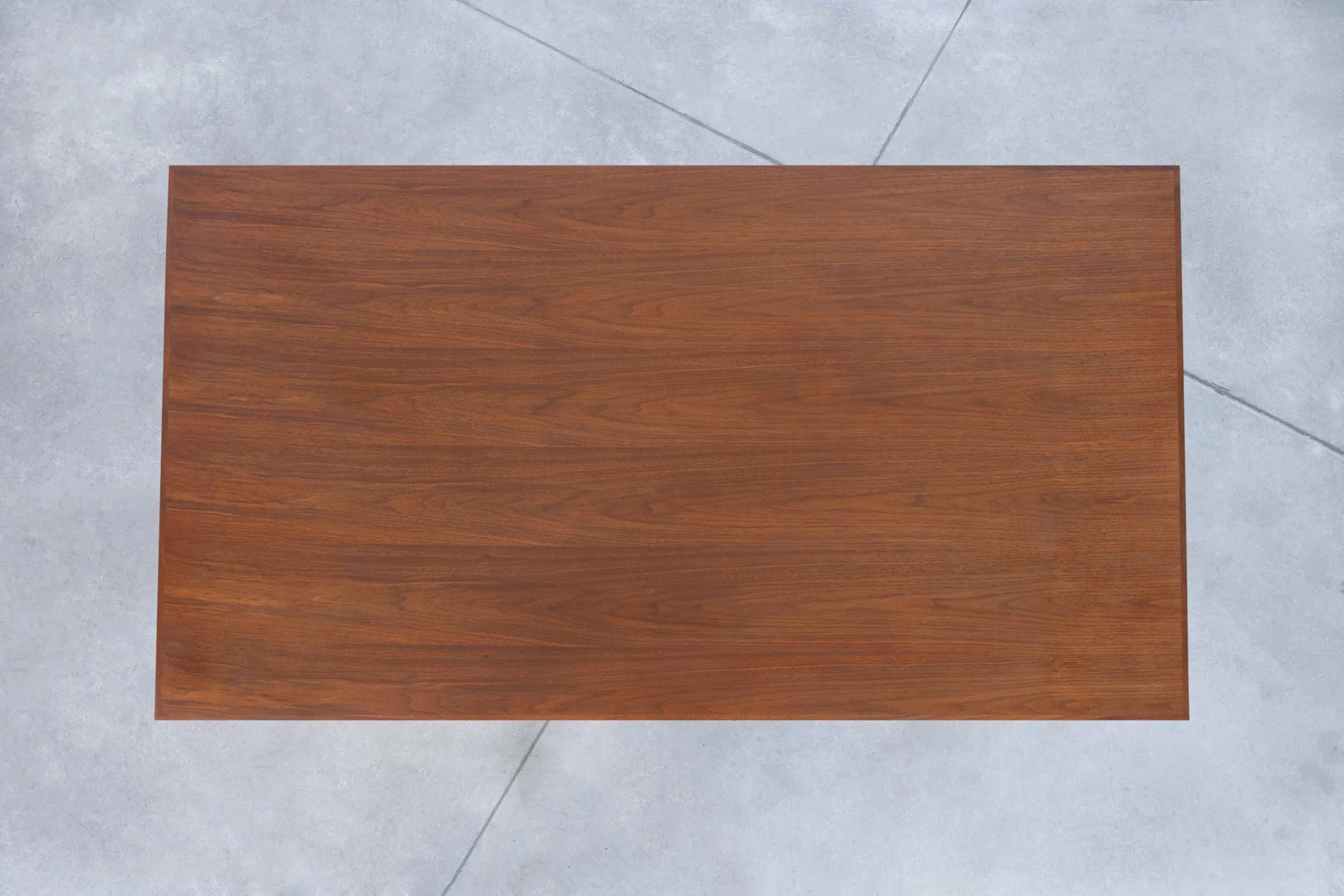 Florence Knoll Walnut Executive Desk for Knoll Associates For Sale 6