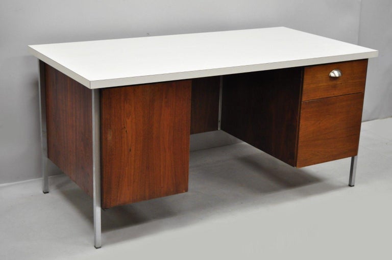 Florence Knoll Walnut Executive Desk with Laminate Top at 1stDibs