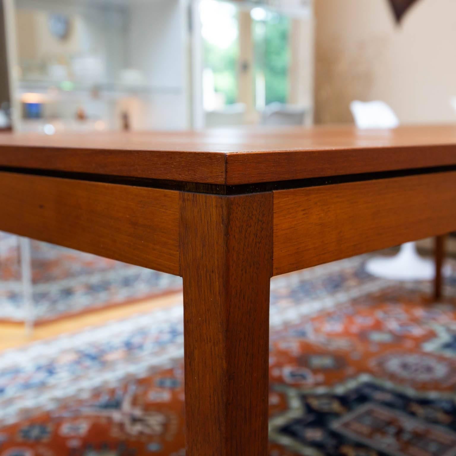 Knoll extension table with one 28