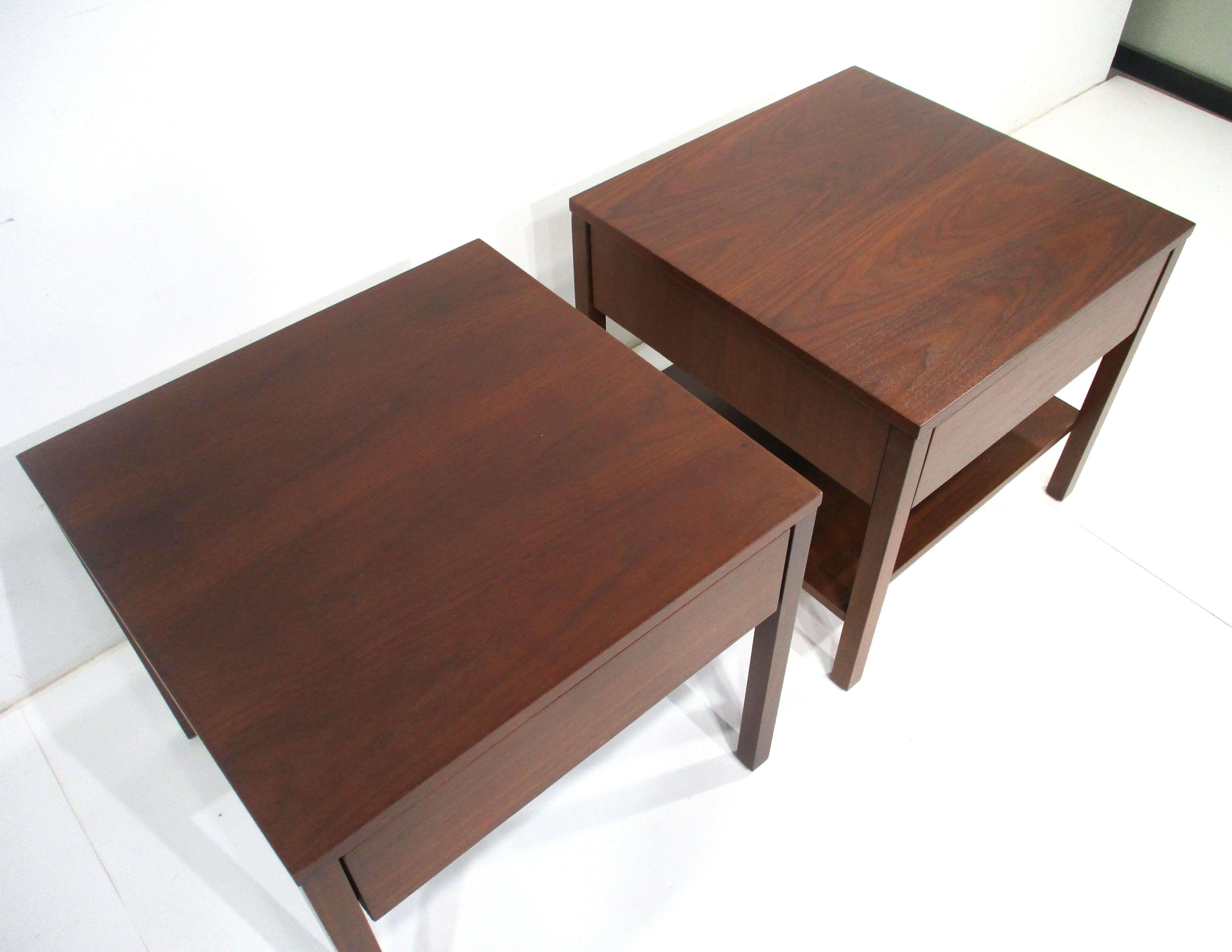 Florence Knoll Walnut Nightstands for Knoll  For Sale 3