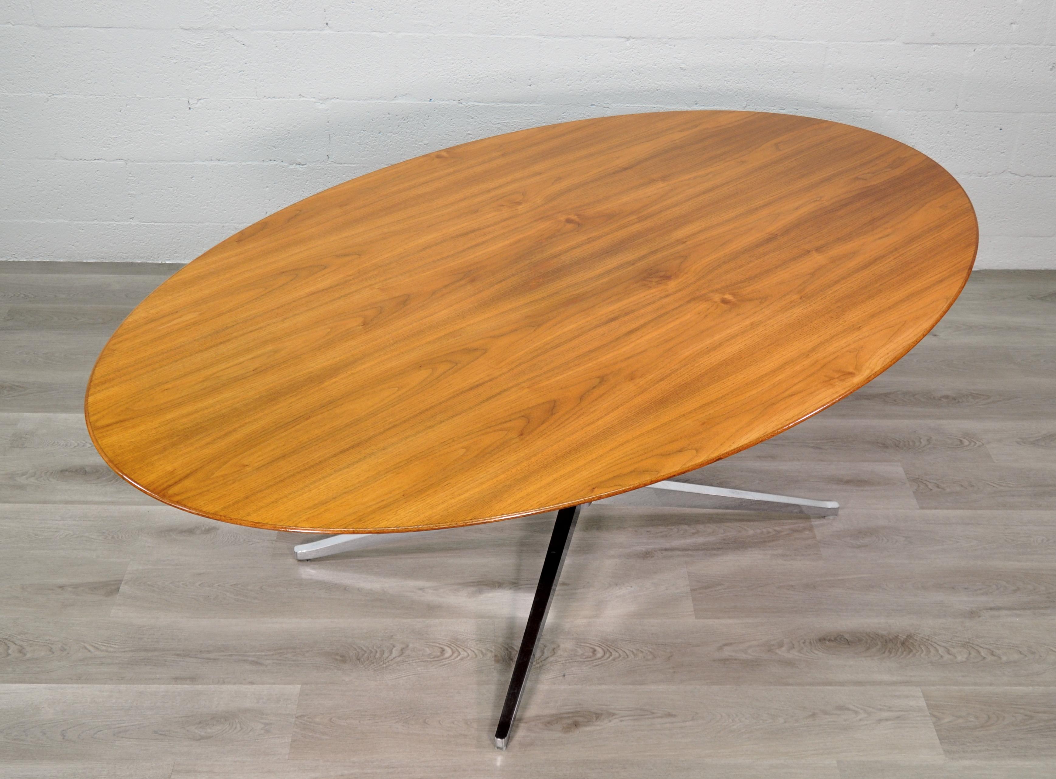 Florence Knoll Walnut Oval Dining Table Desk for Knoll Inc. For Sale 2