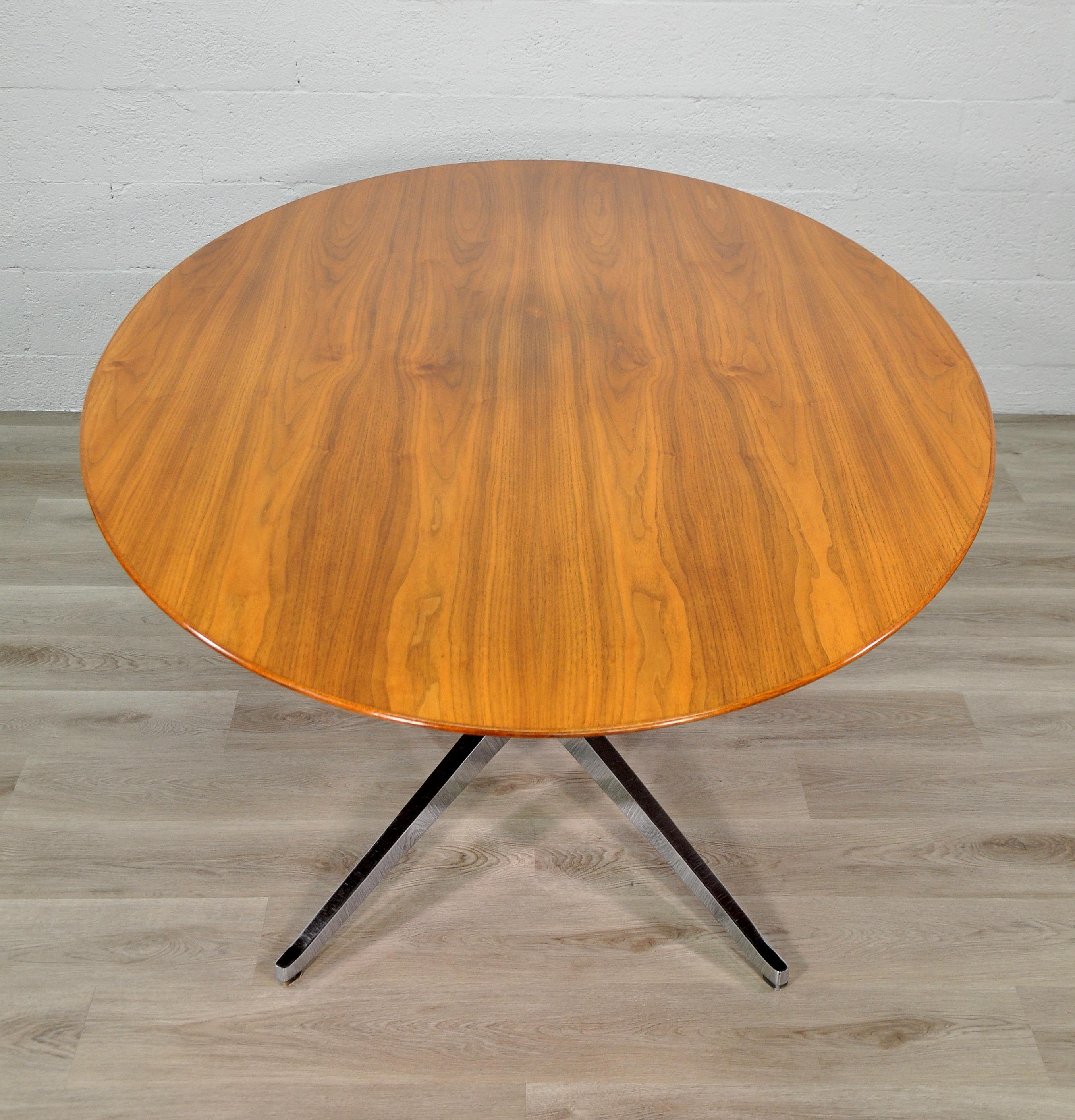 Florence Knoll Walnut Oval Dining Table Desk for Knoll Inc. For Sale 3