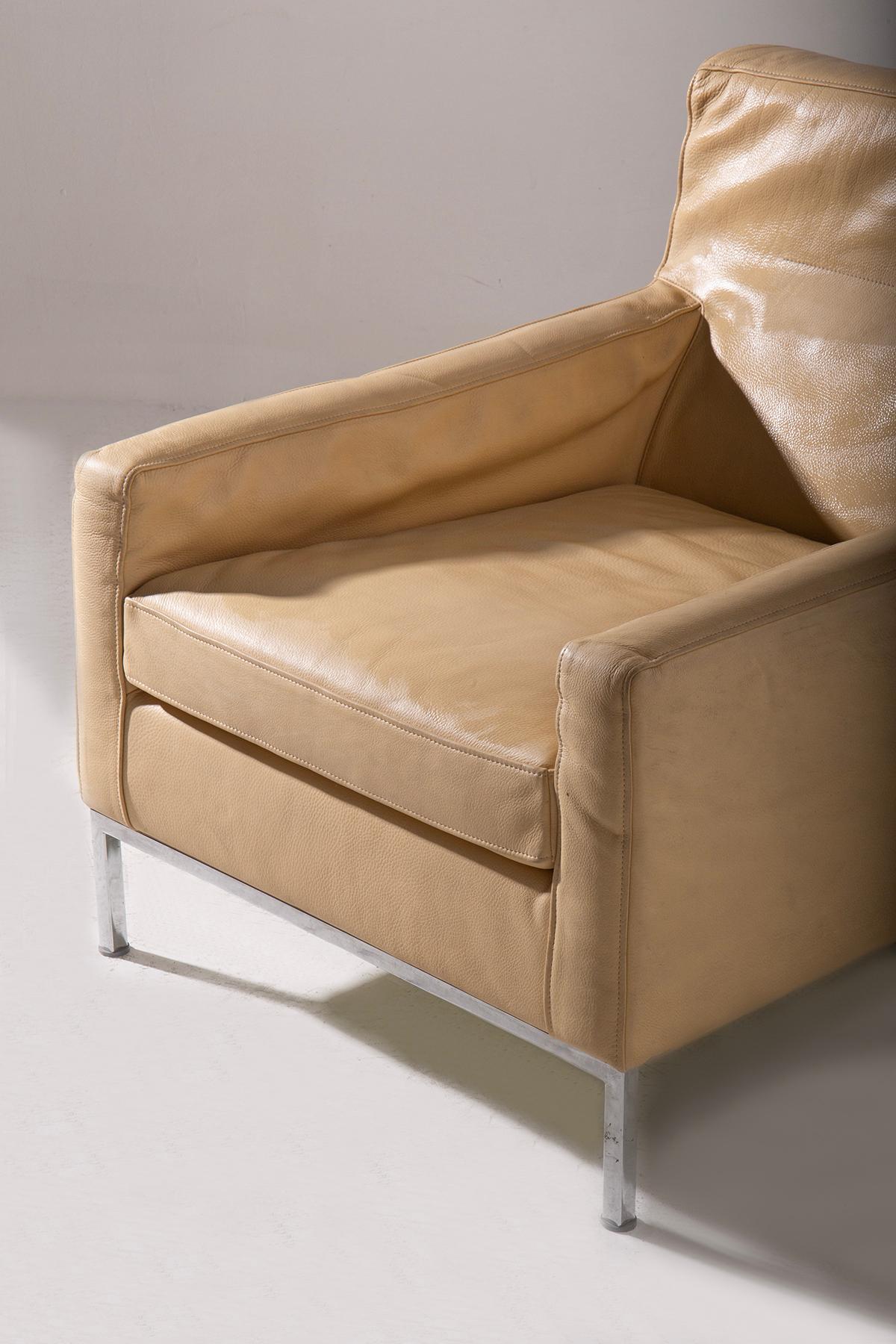 Late 20th Century Fauteuil en cuir attribué à Florence Knoll en vente