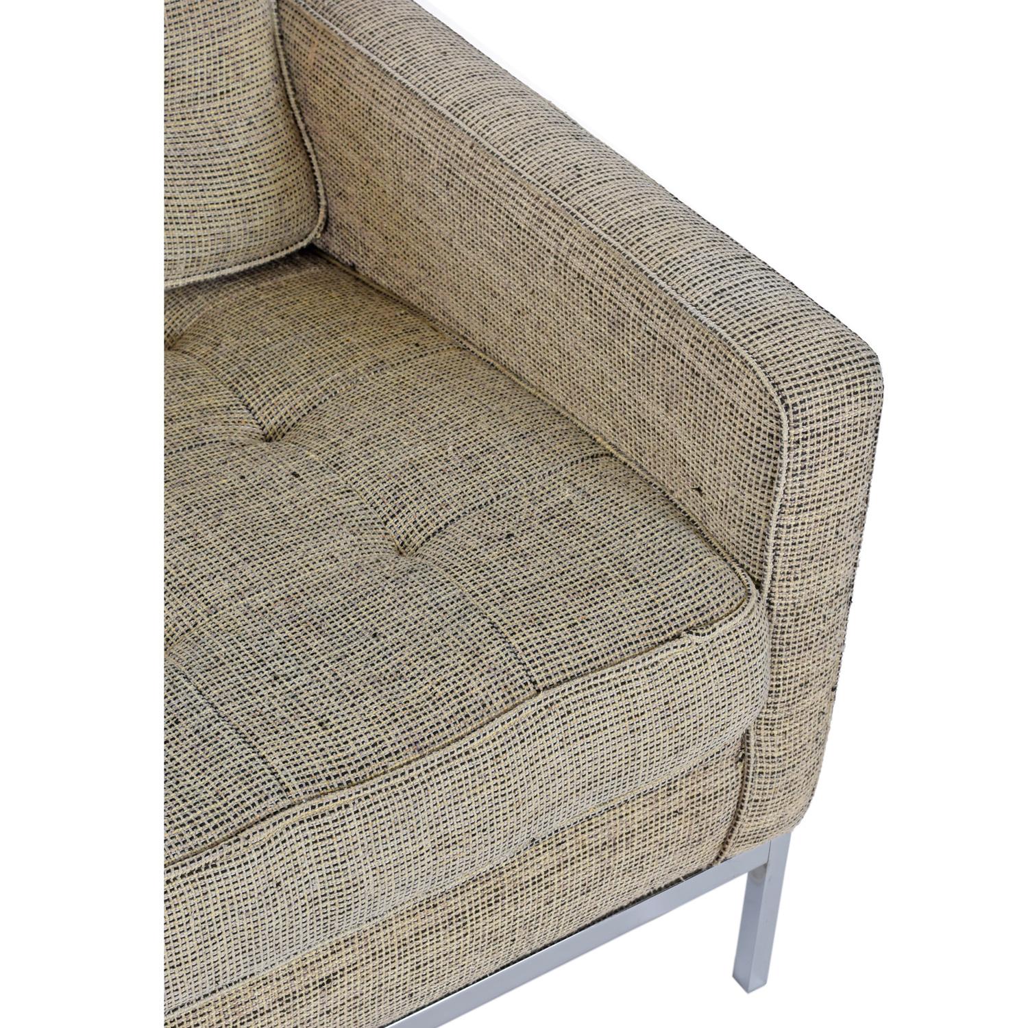 American Florence Knoll Lounge Chair on Steel Base in Heather Grey Tweed Fabric For Sale