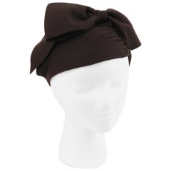 FLORENCE MILLINERY COUTURE c.1940s Chocolate Brown Felt Front Bow Turban Hat
