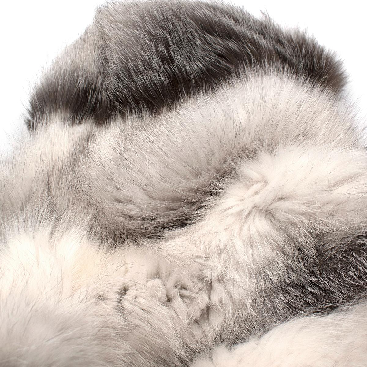 Florence Mode Fox Fur Hooded Jacket - US 4 For Sale 4