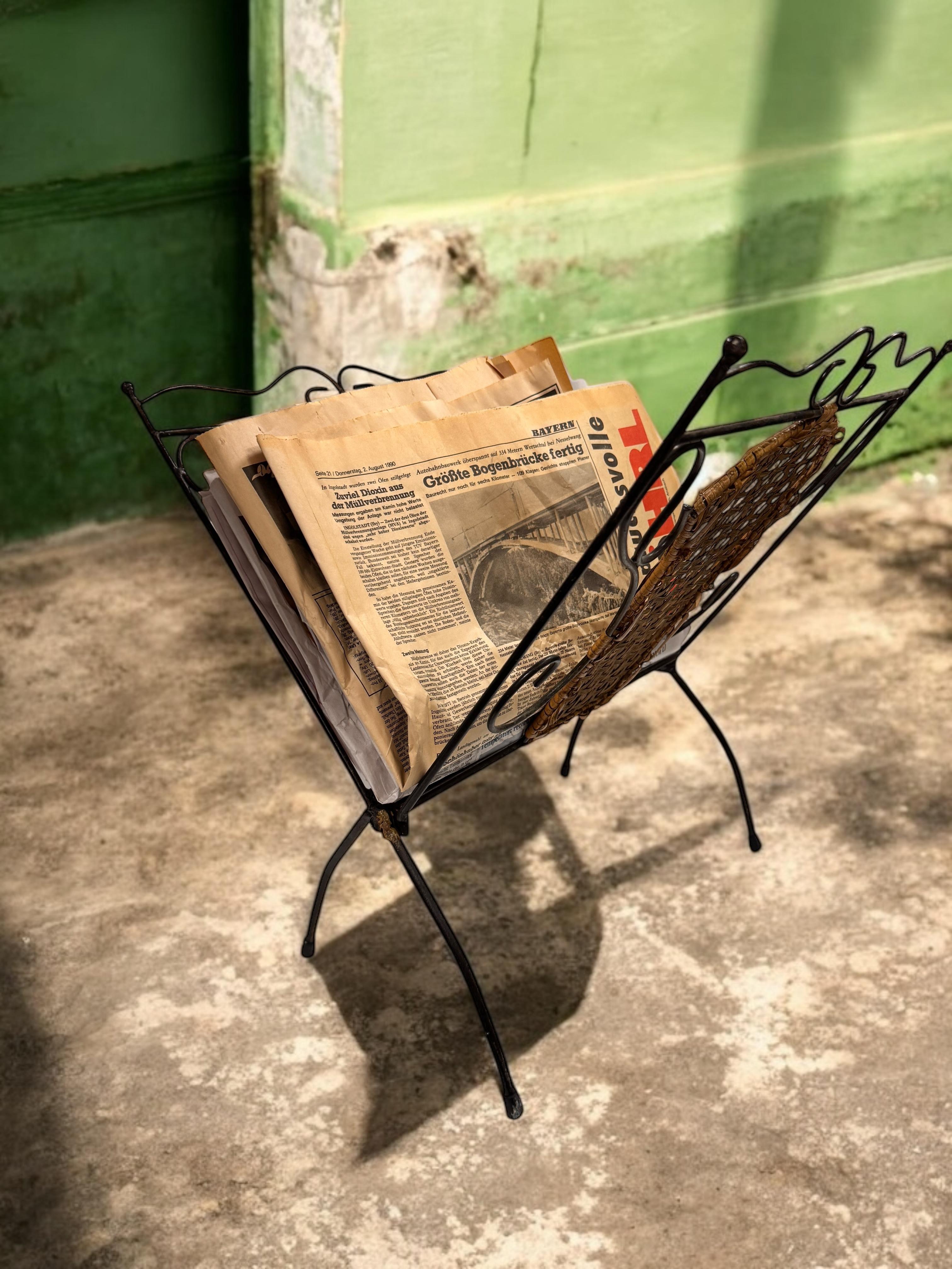 Offered is an absolutely stunning, 1970s particularly beautiful newspaper basket.
Vintage from the 70s, made of metal and wicker. Found at an estate sale in Florence Italy
Original midcentury era. Minor patina and paint lost gives this piece a